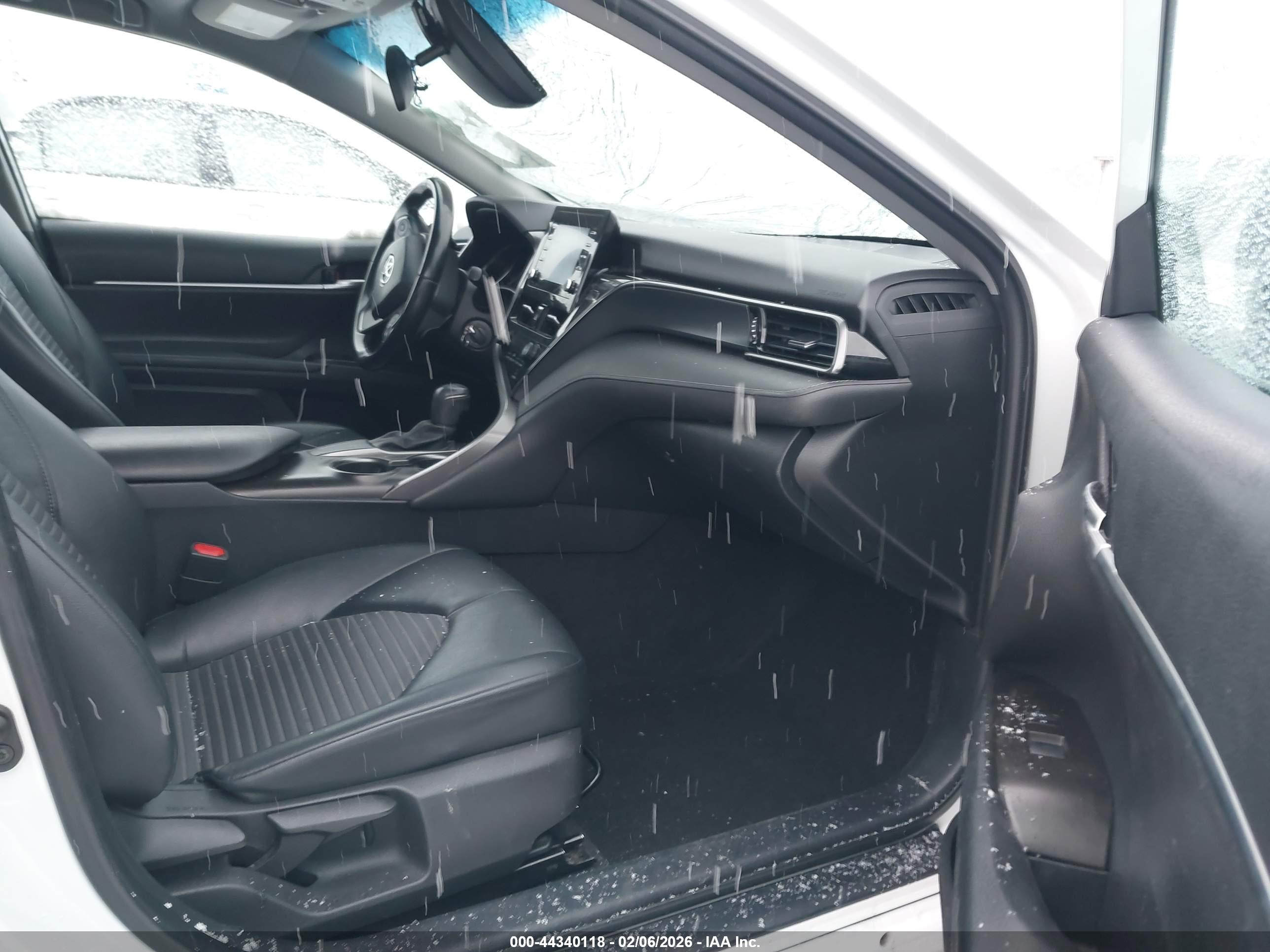 TOYOTA CAMRY image 5