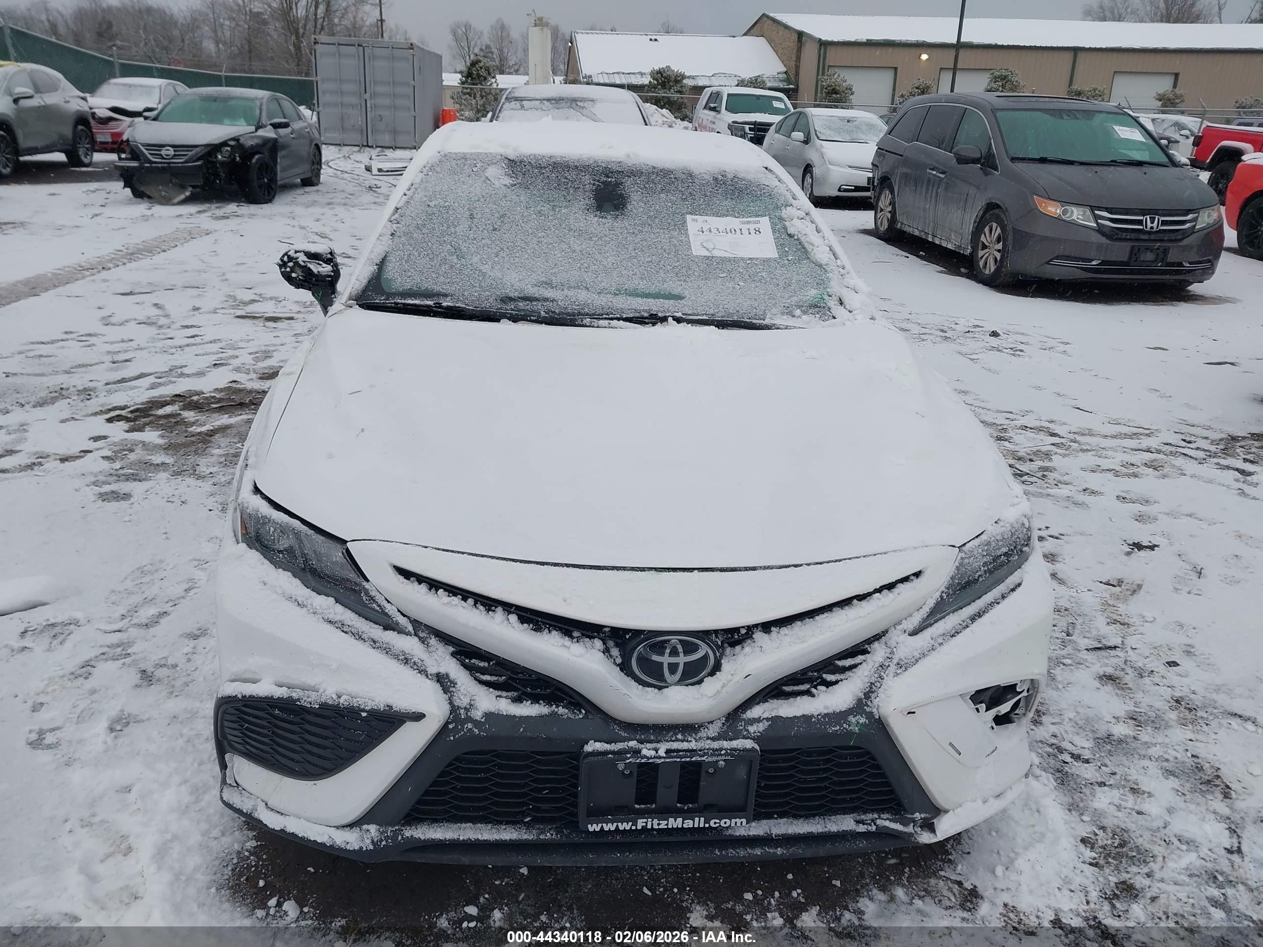 TOYOTA CAMRY image 6
