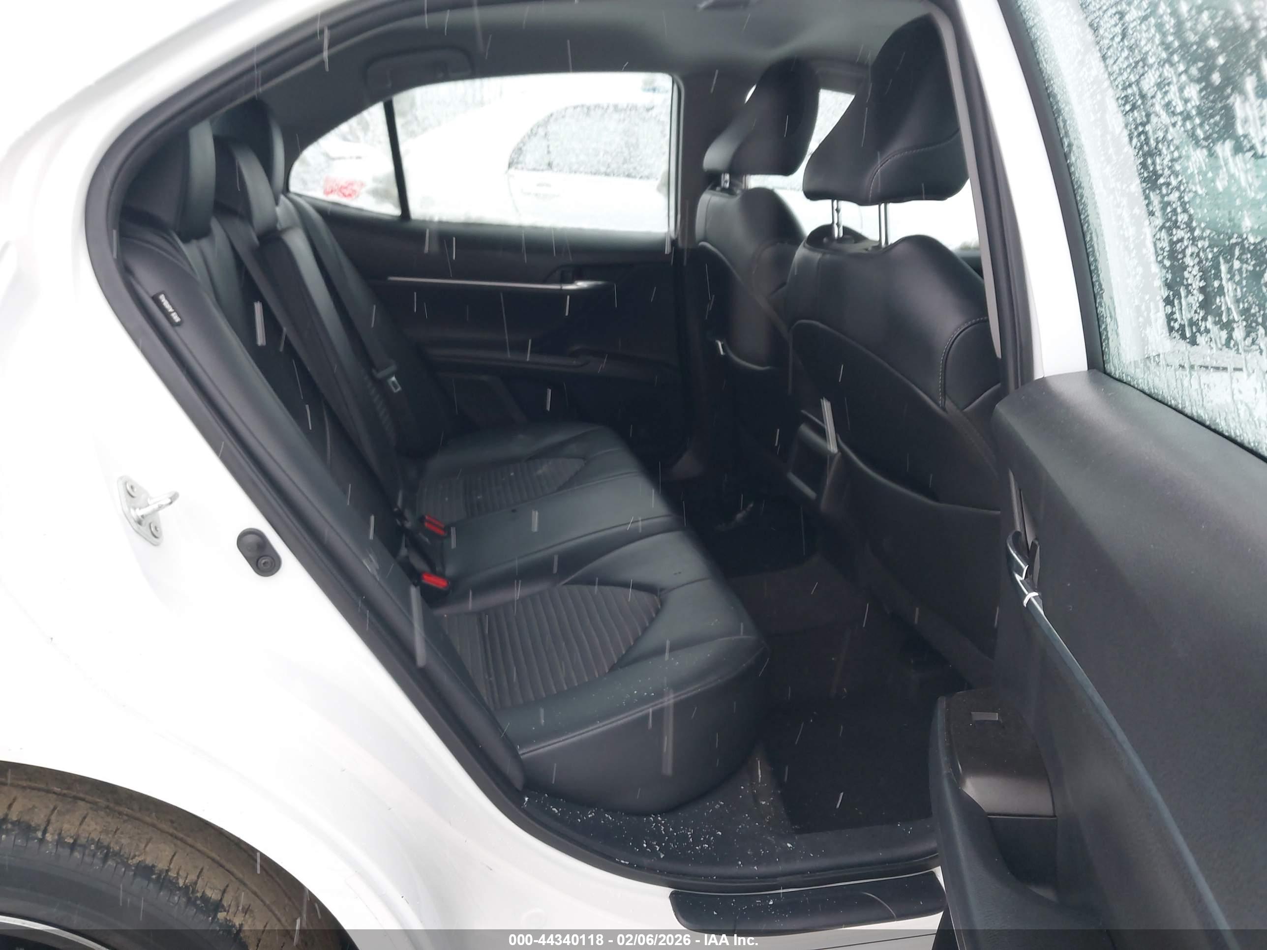 TOYOTA CAMRY image 8