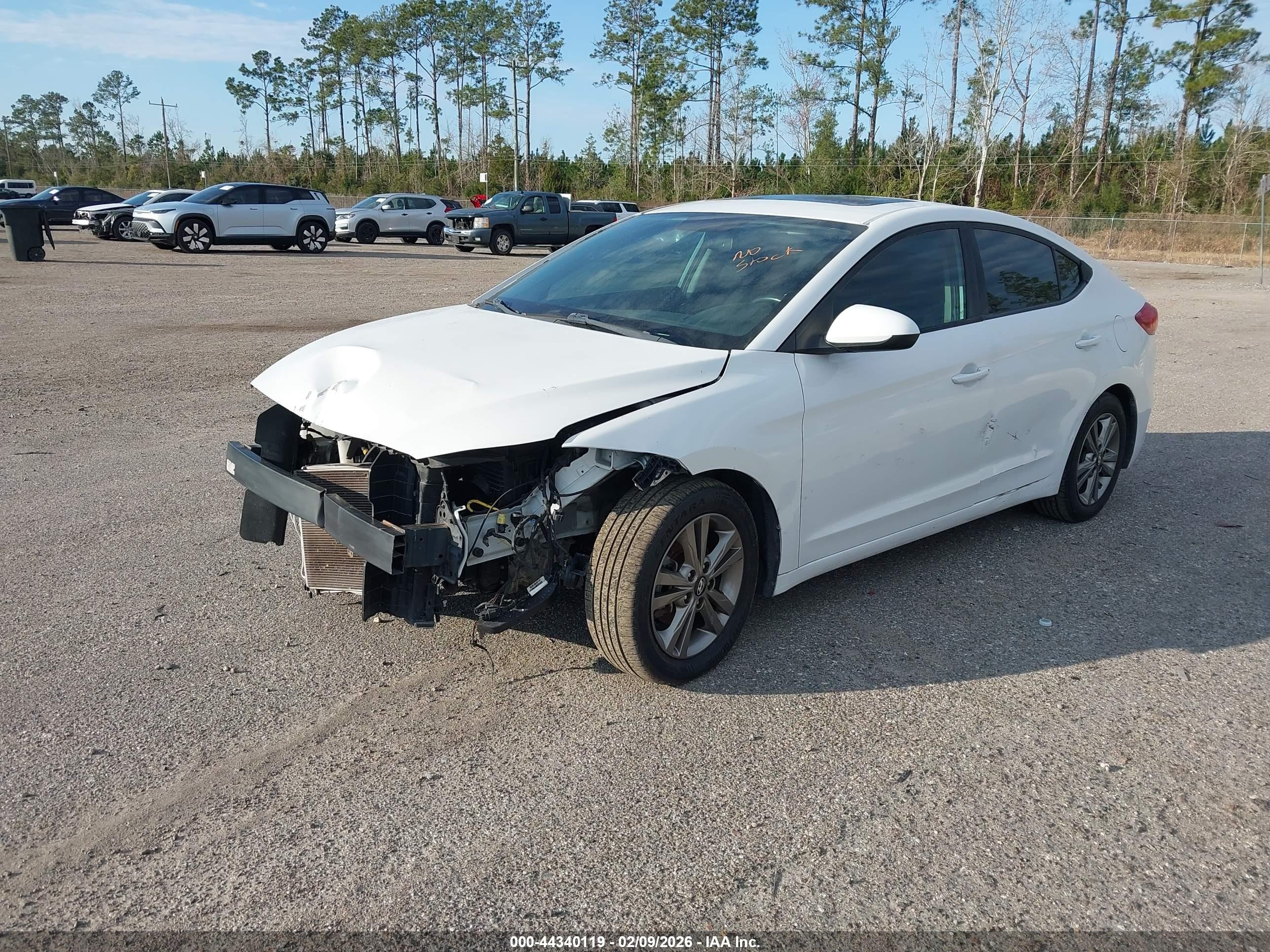 HYUNDAI ELANTRA image 2
