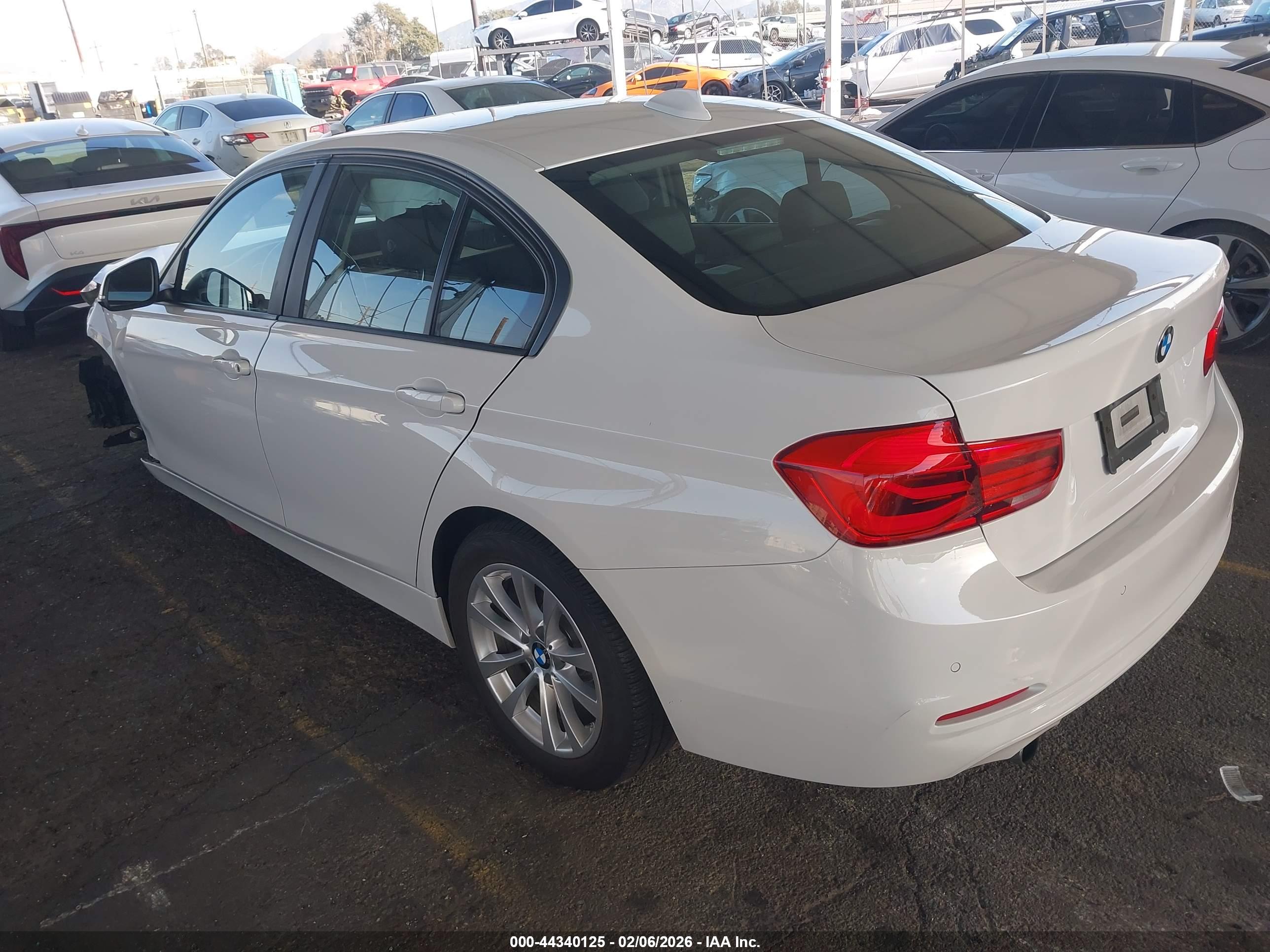 BMW 320I image 3