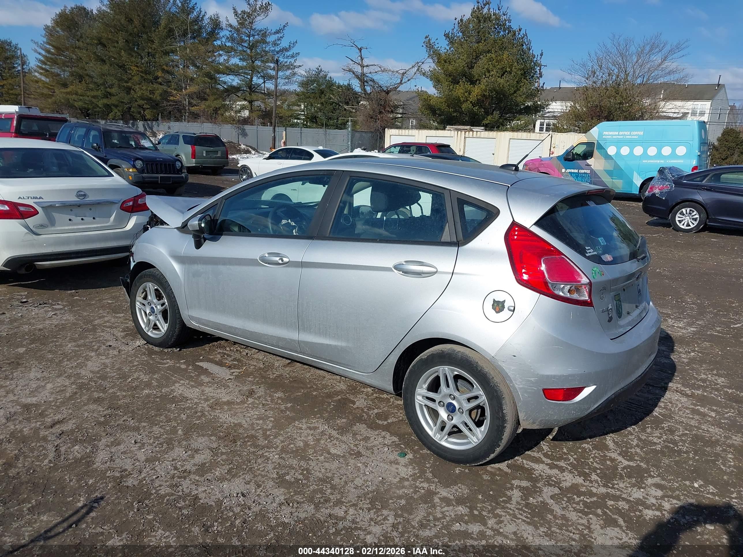 FORD FIESTA image 3