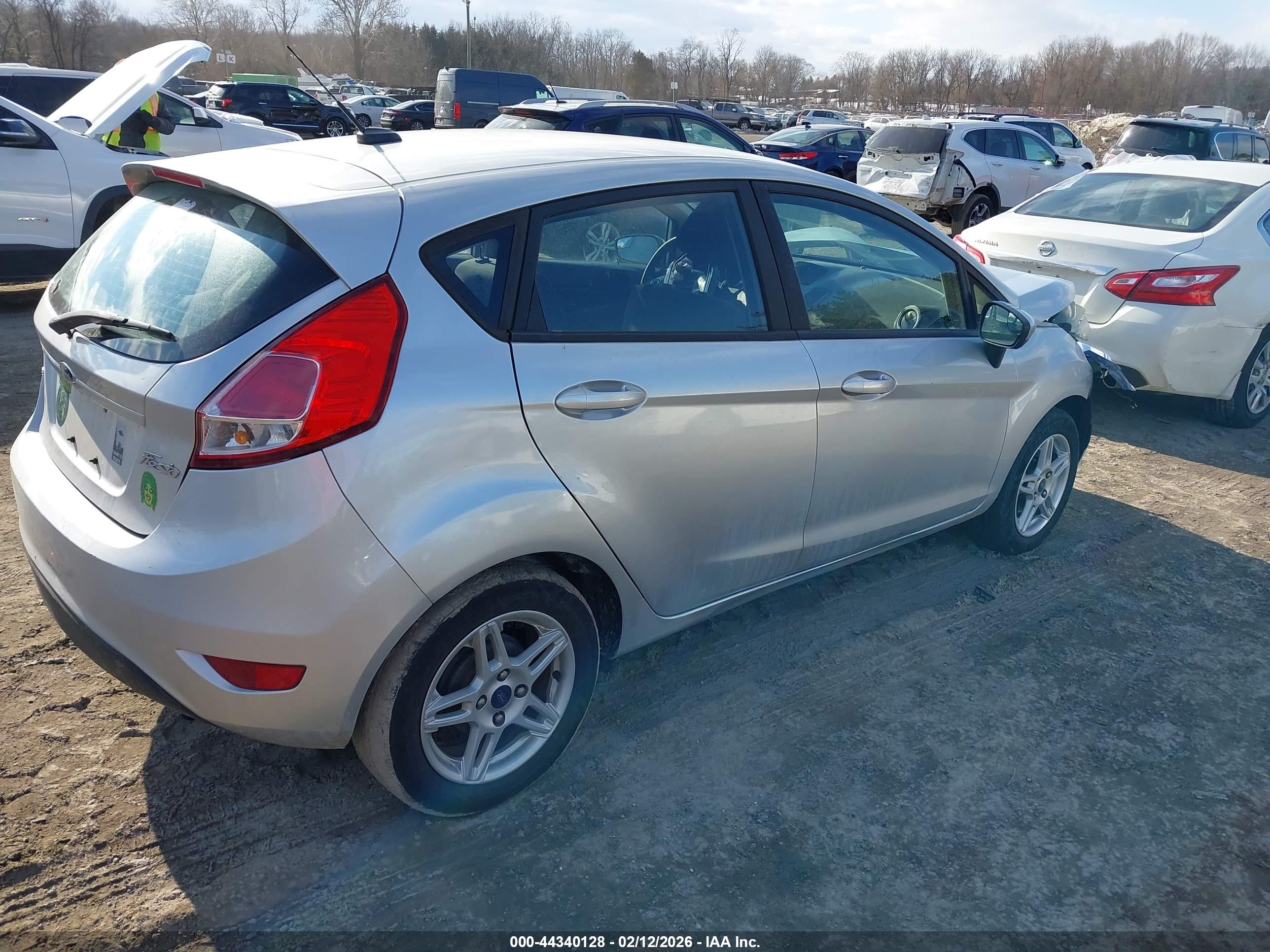 FORD FIESTA image 4