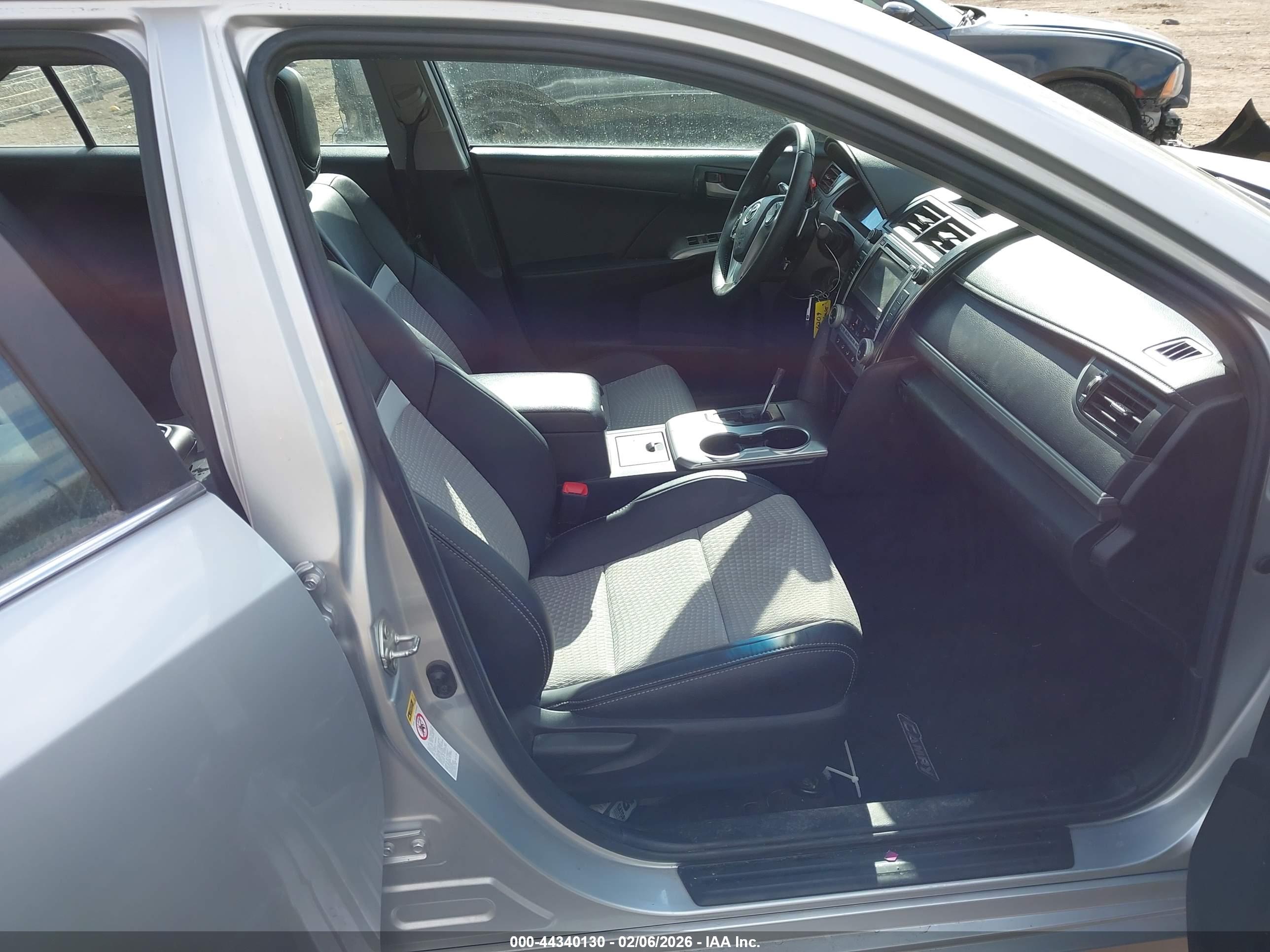 TOYOTA CAMRY image 5