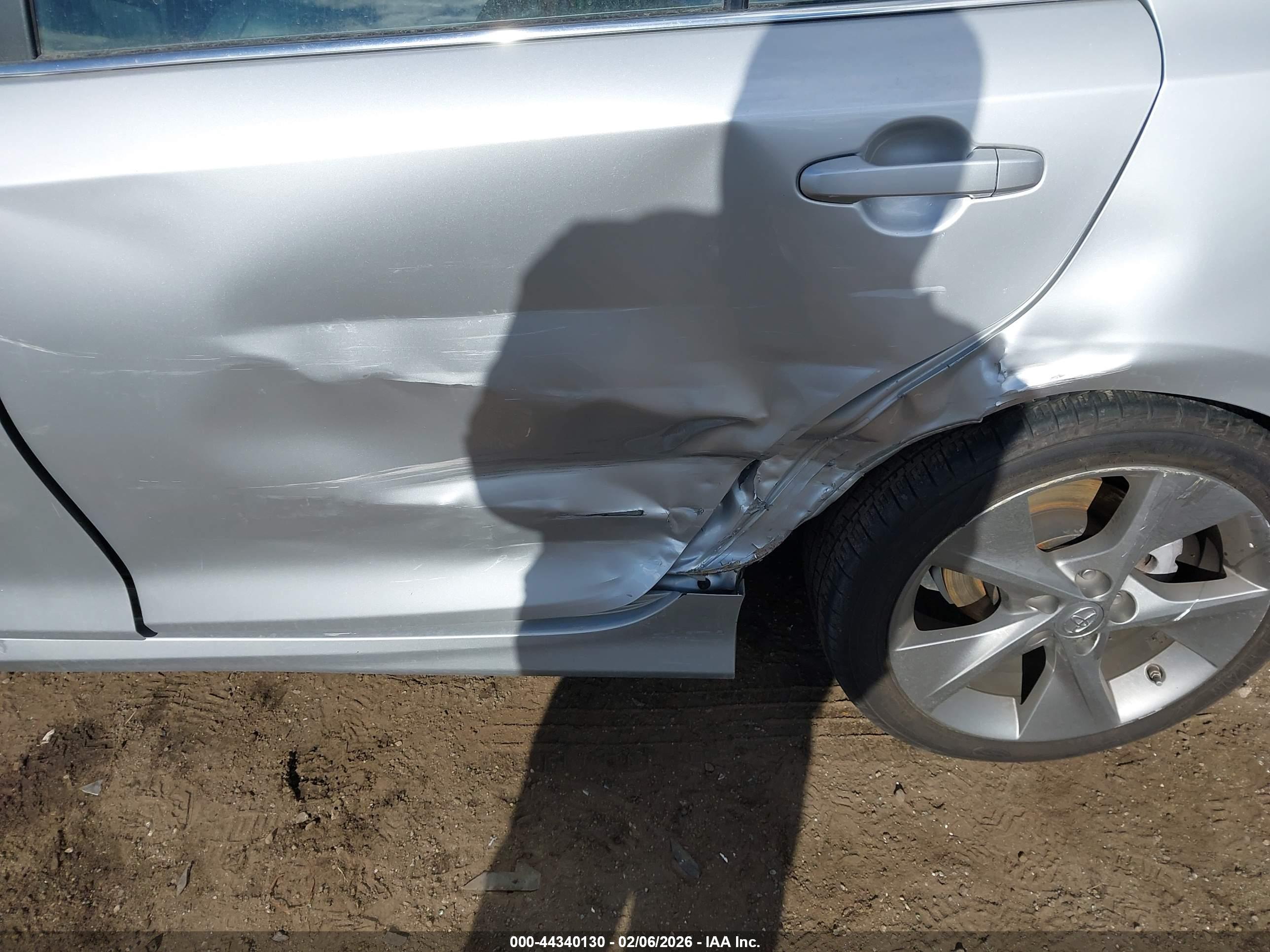TOYOTA CAMRY image 6