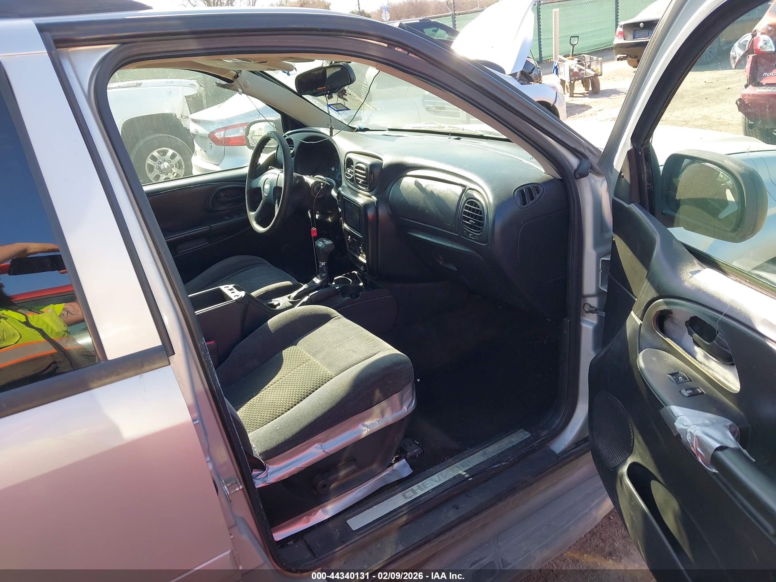 CHEVROLET TRAILBLAZER image 5