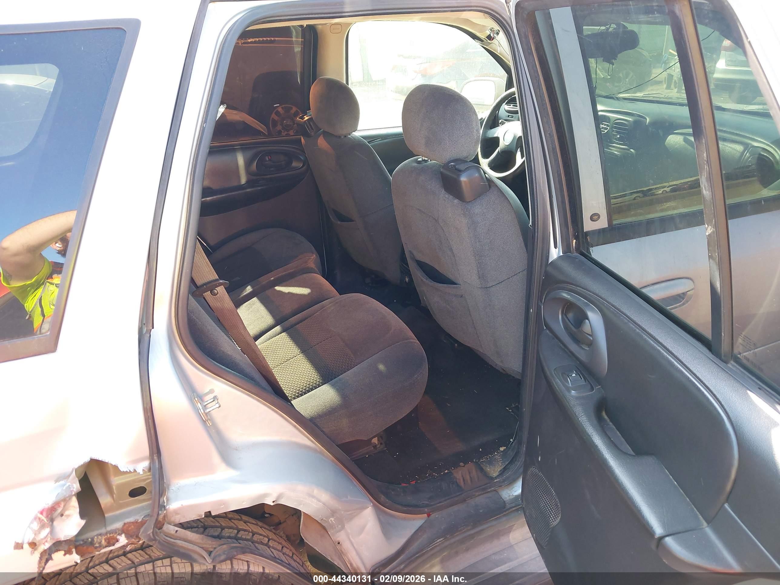 CHEVROLET TRAILBLAZER image 8