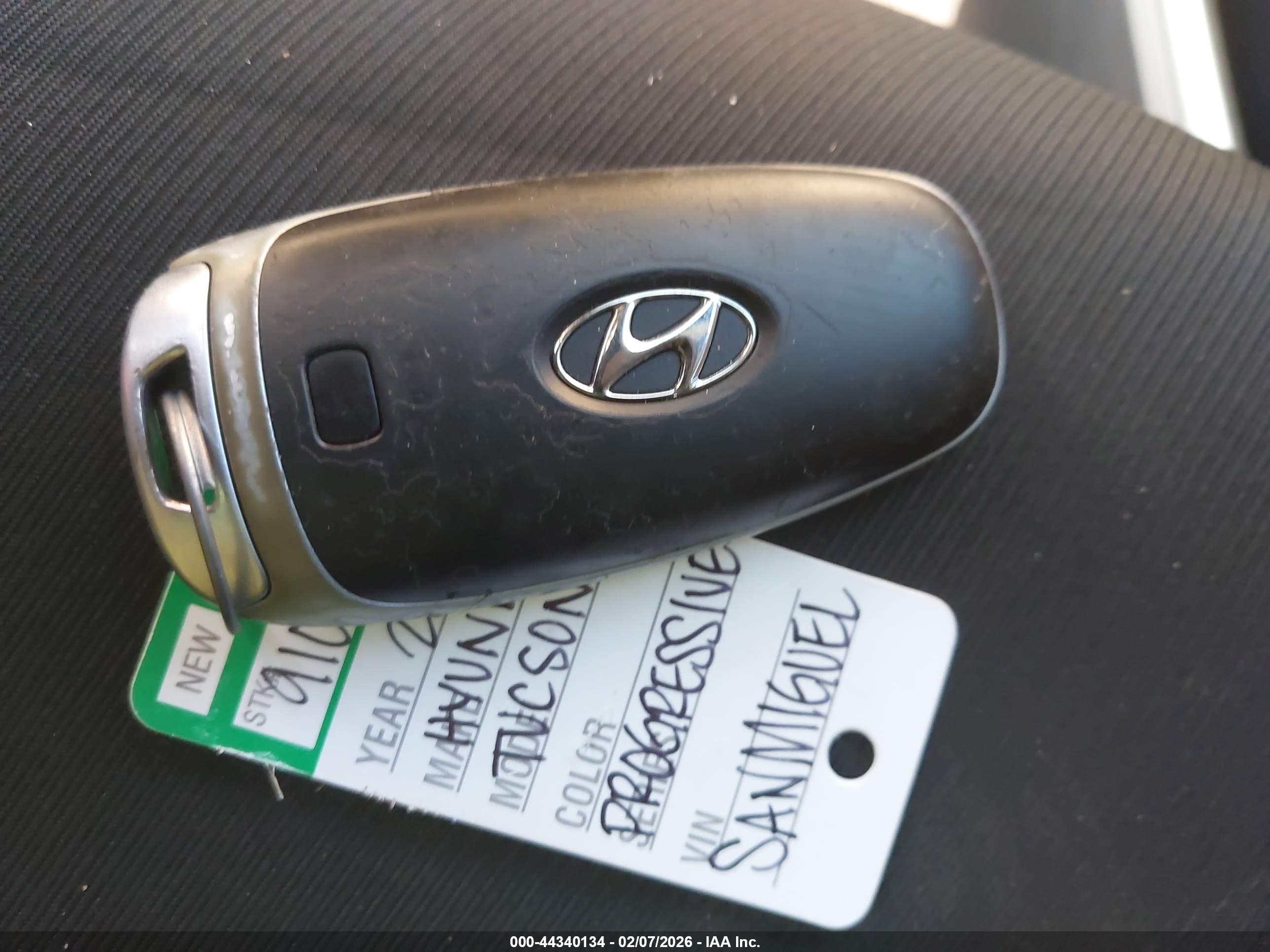 HYUNDAI TUCSON image 11