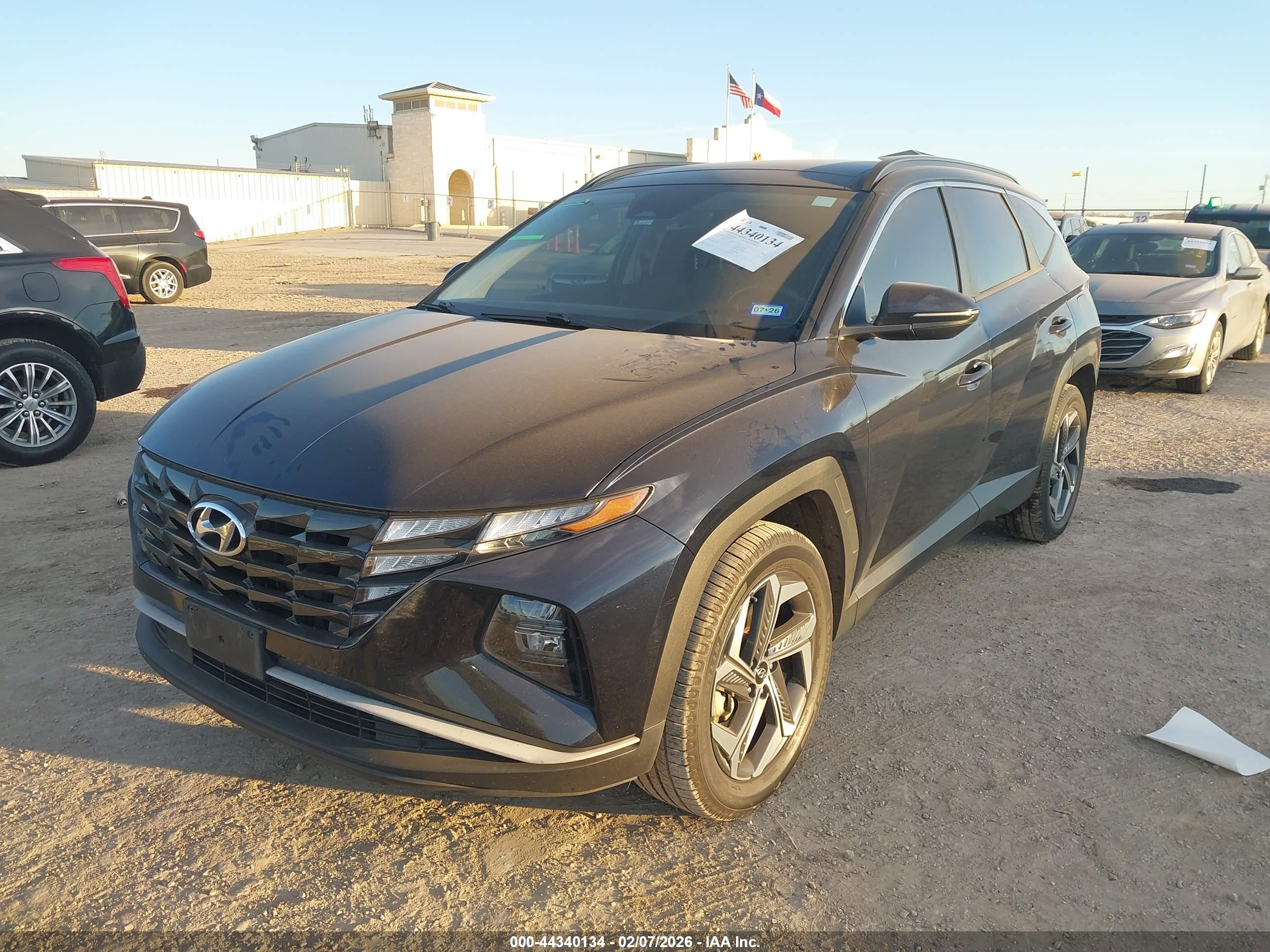 HYUNDAI TUCSON image 2