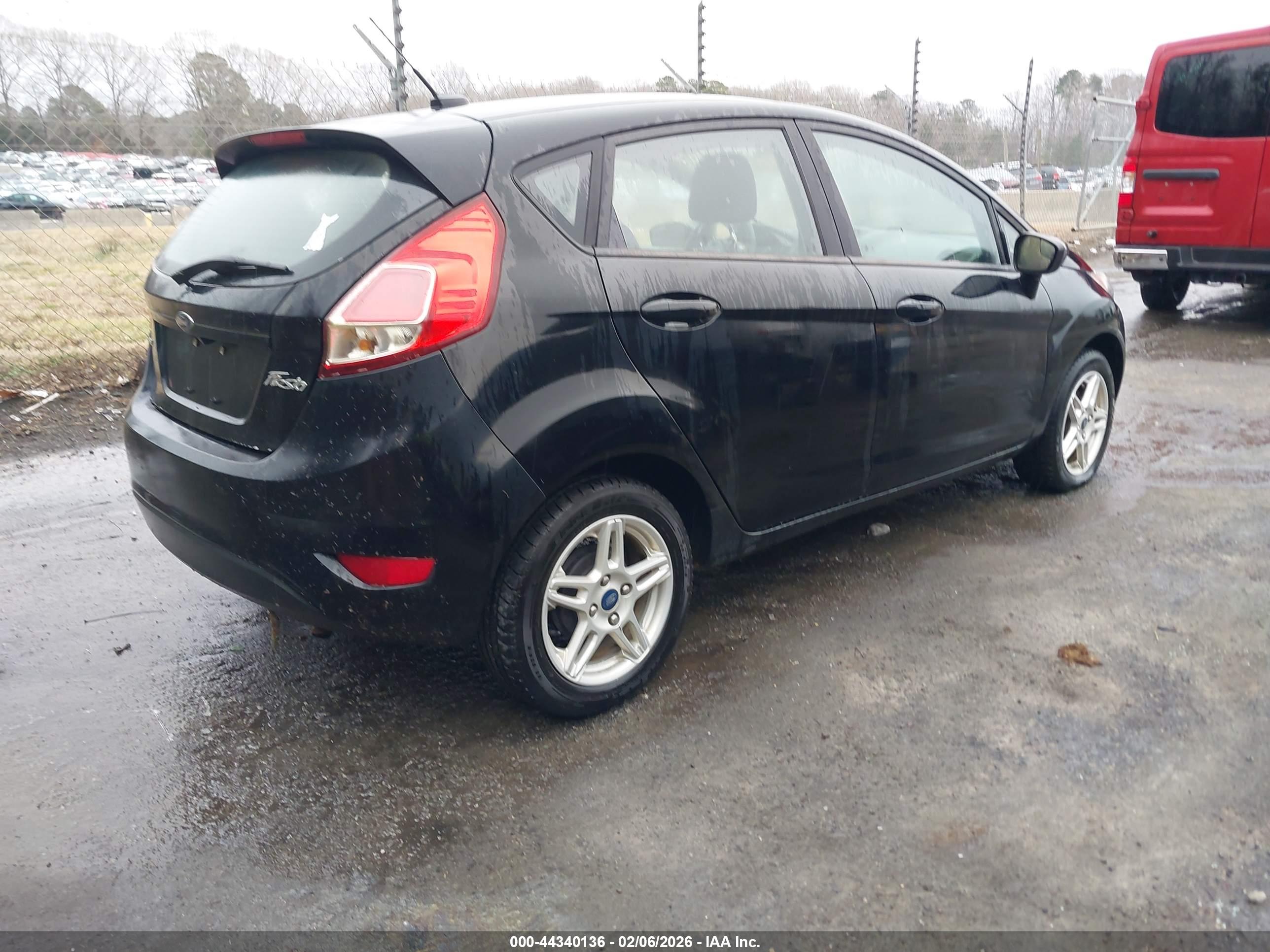 FORD FIESTA image 4