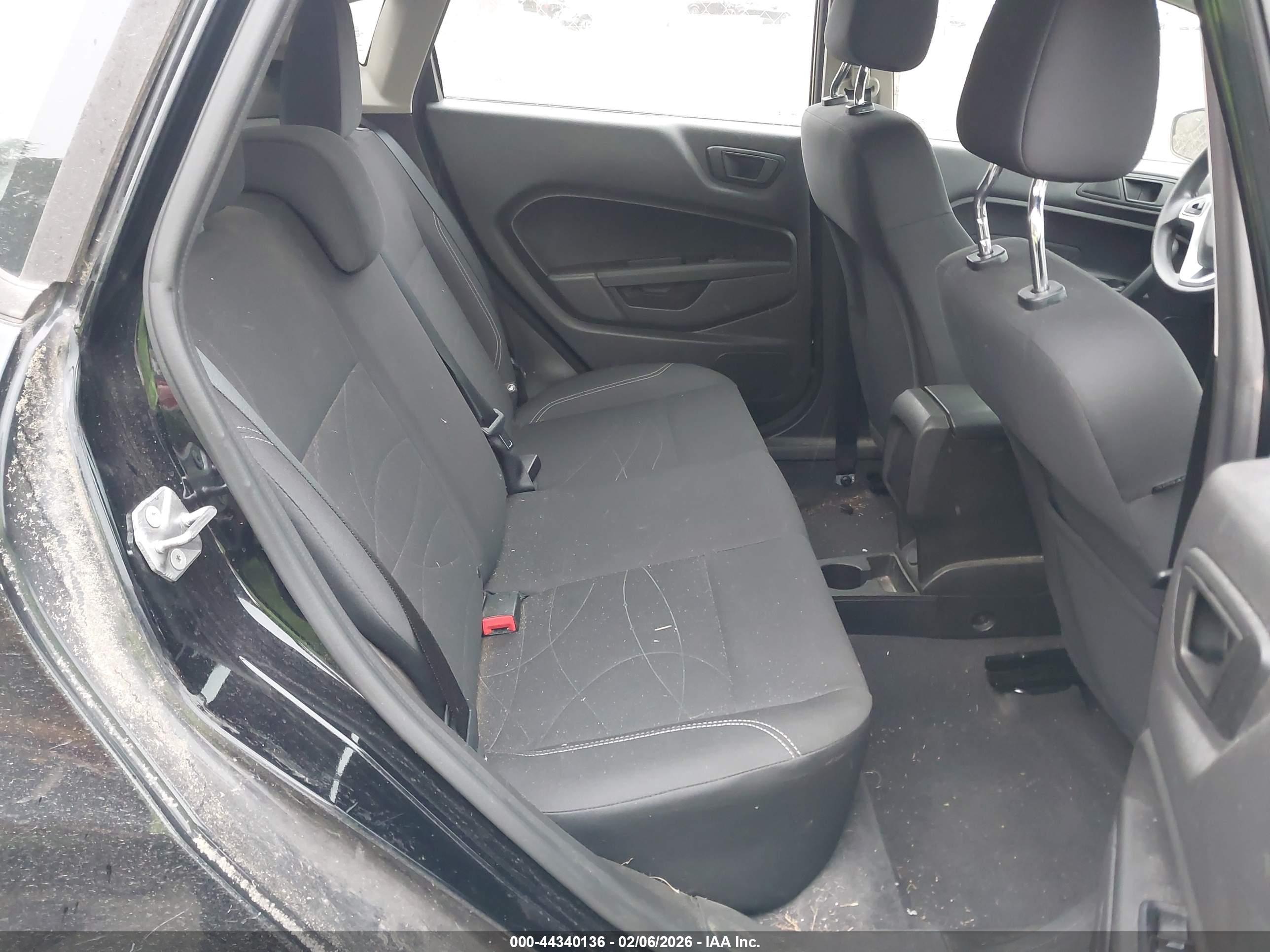 FORD FIESTA image 8