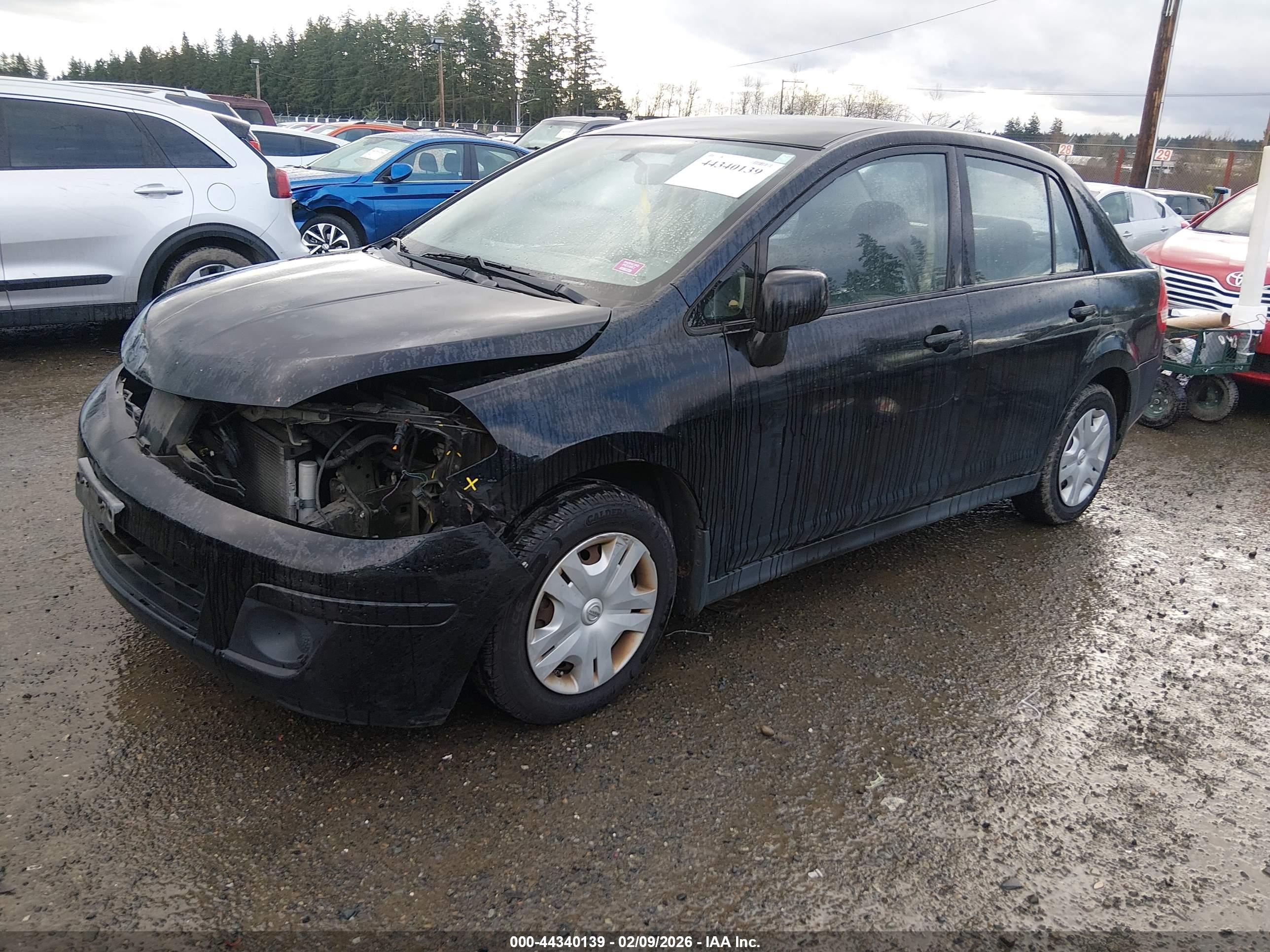 NISSAN VERSA image 2