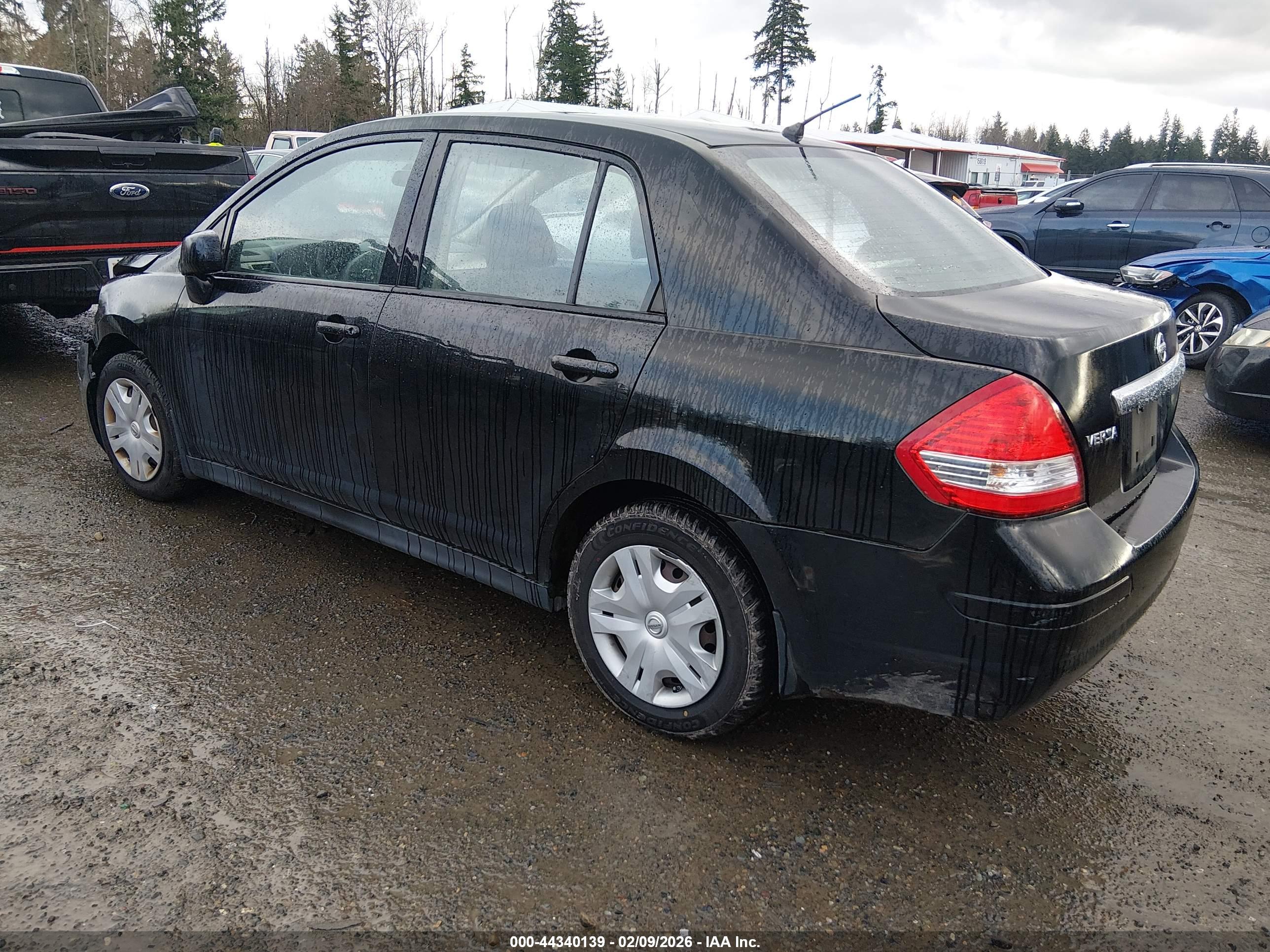 NISSAN VERSA image 3