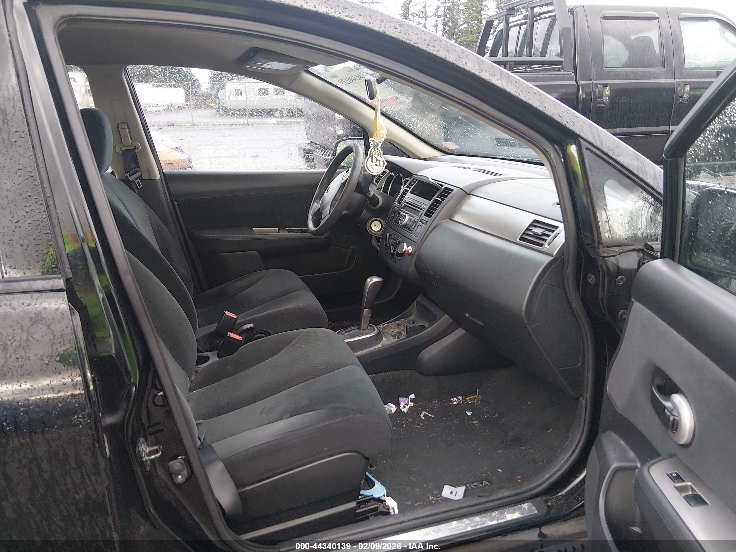 NISSAN VERSA image 5