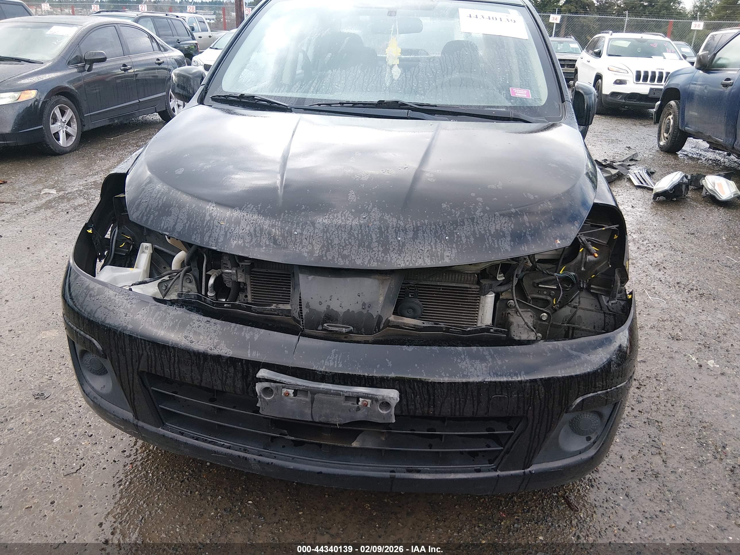 NISSAN VERSA image 6