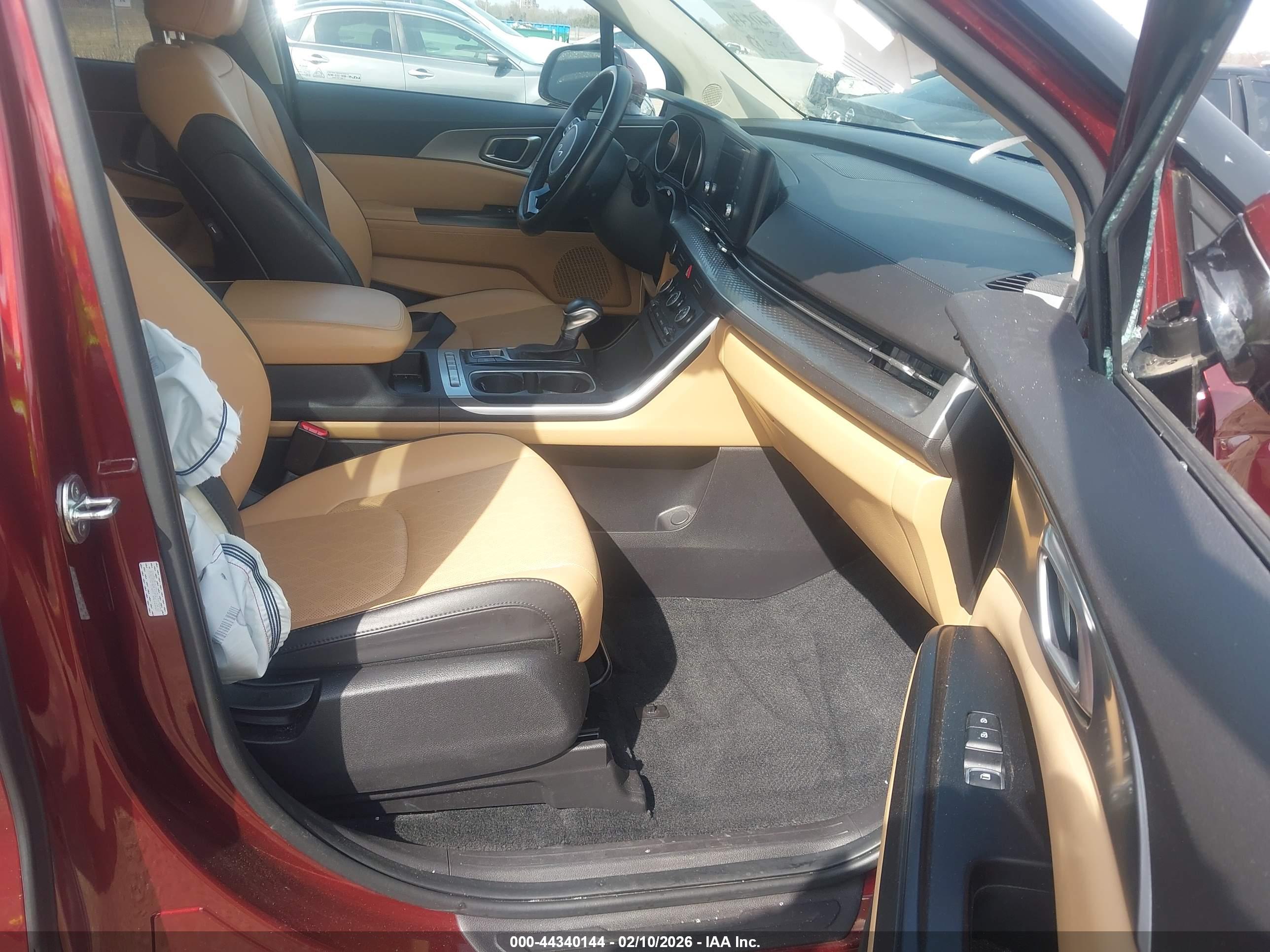 KIA CARNIVAL image 5