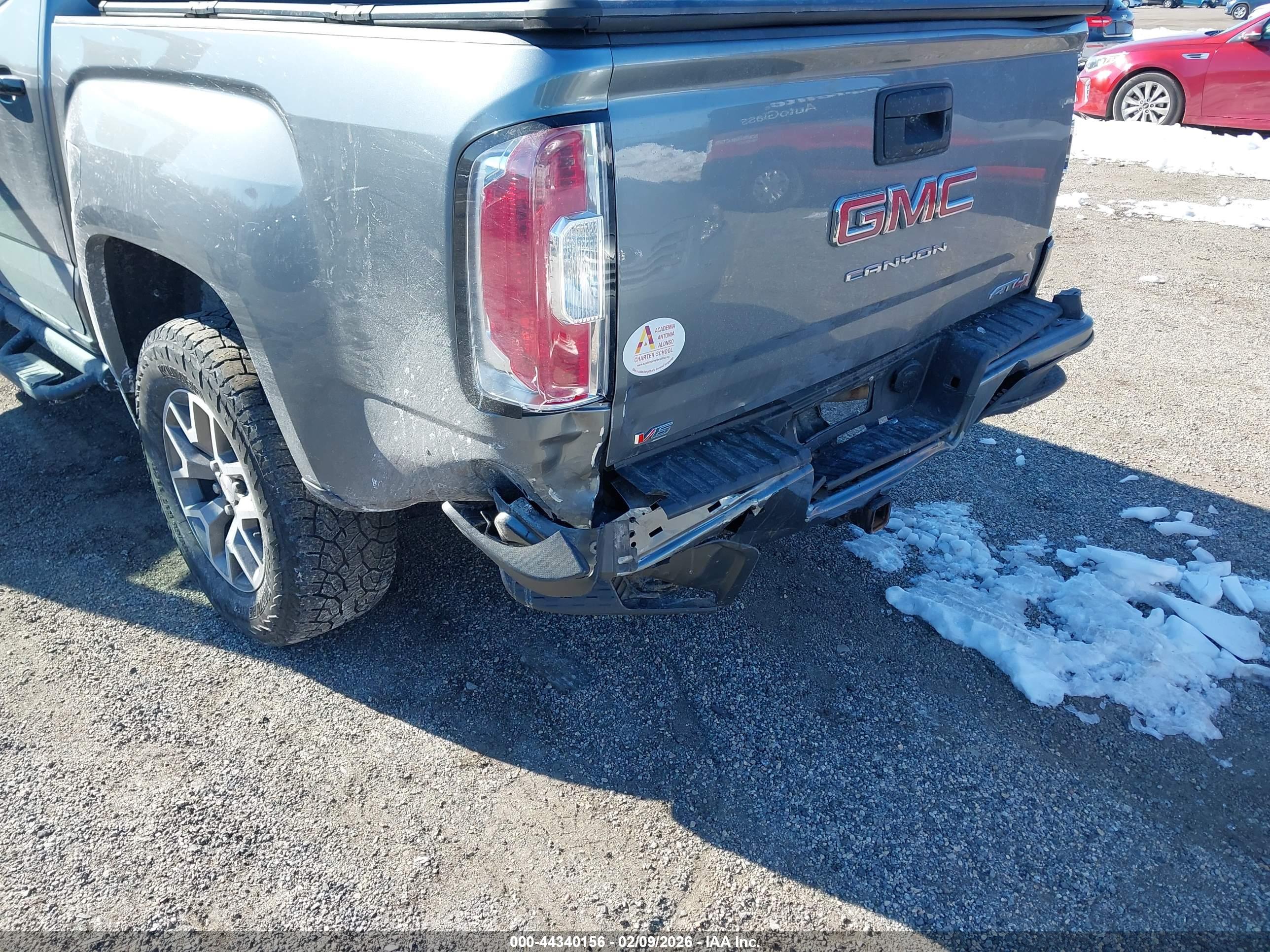GMC CANYON image 6