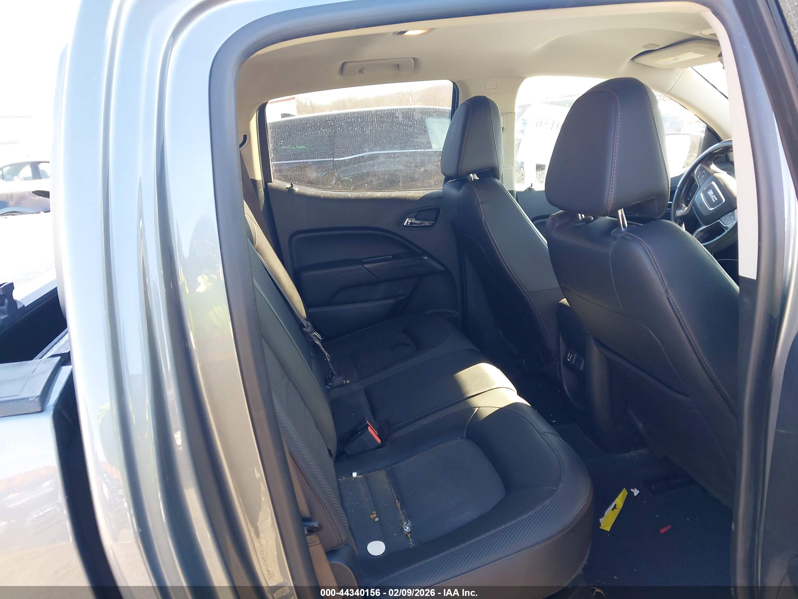 GMC CANYON image 8