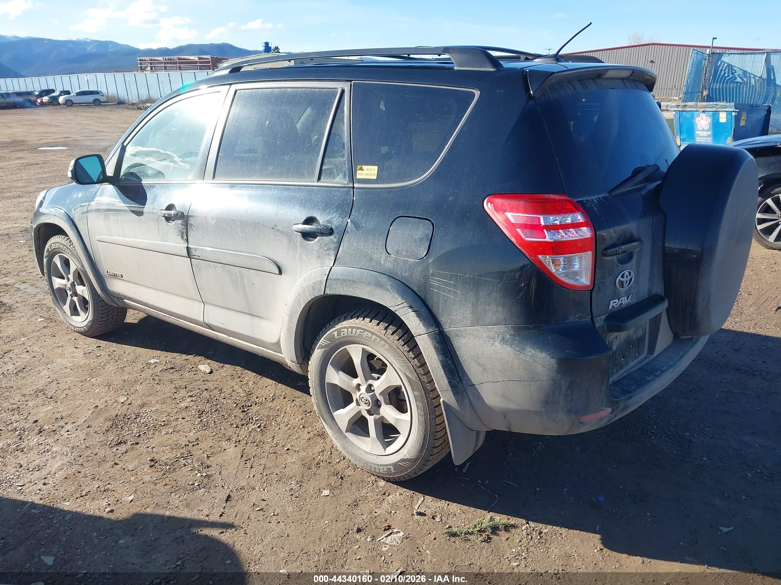 TOYOTA RAV4 image 3