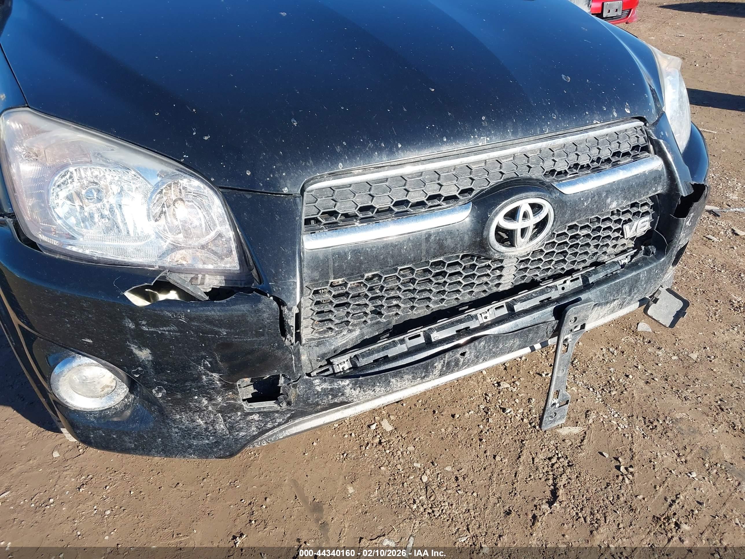 TOYOTA RAV4 image 6