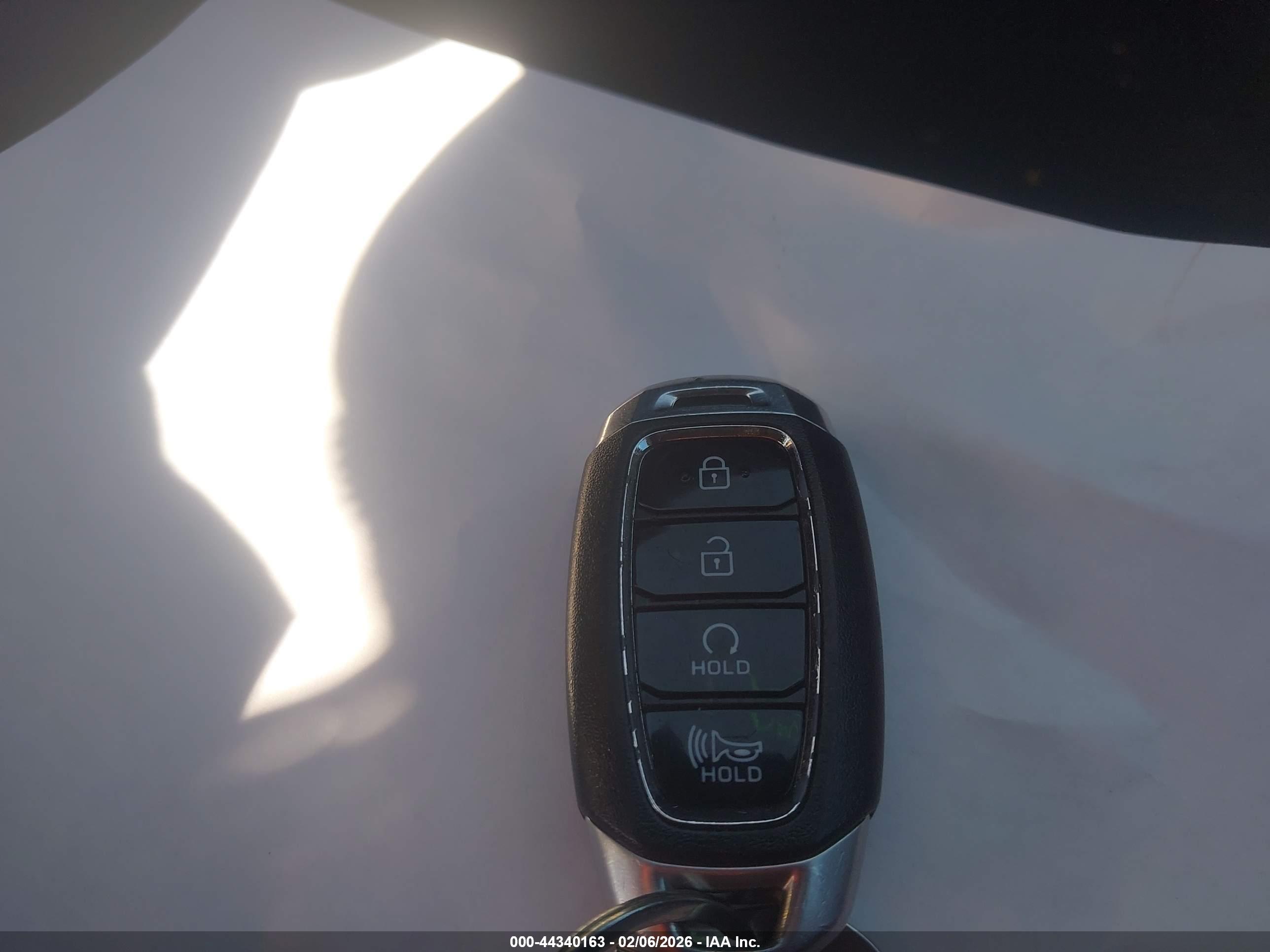HYUNDAI KONA image 11