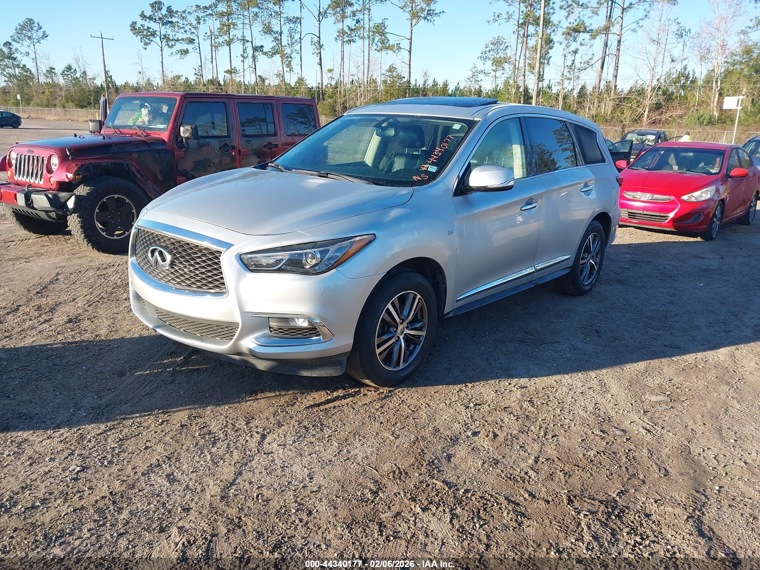 INFINITI QX60 image 2