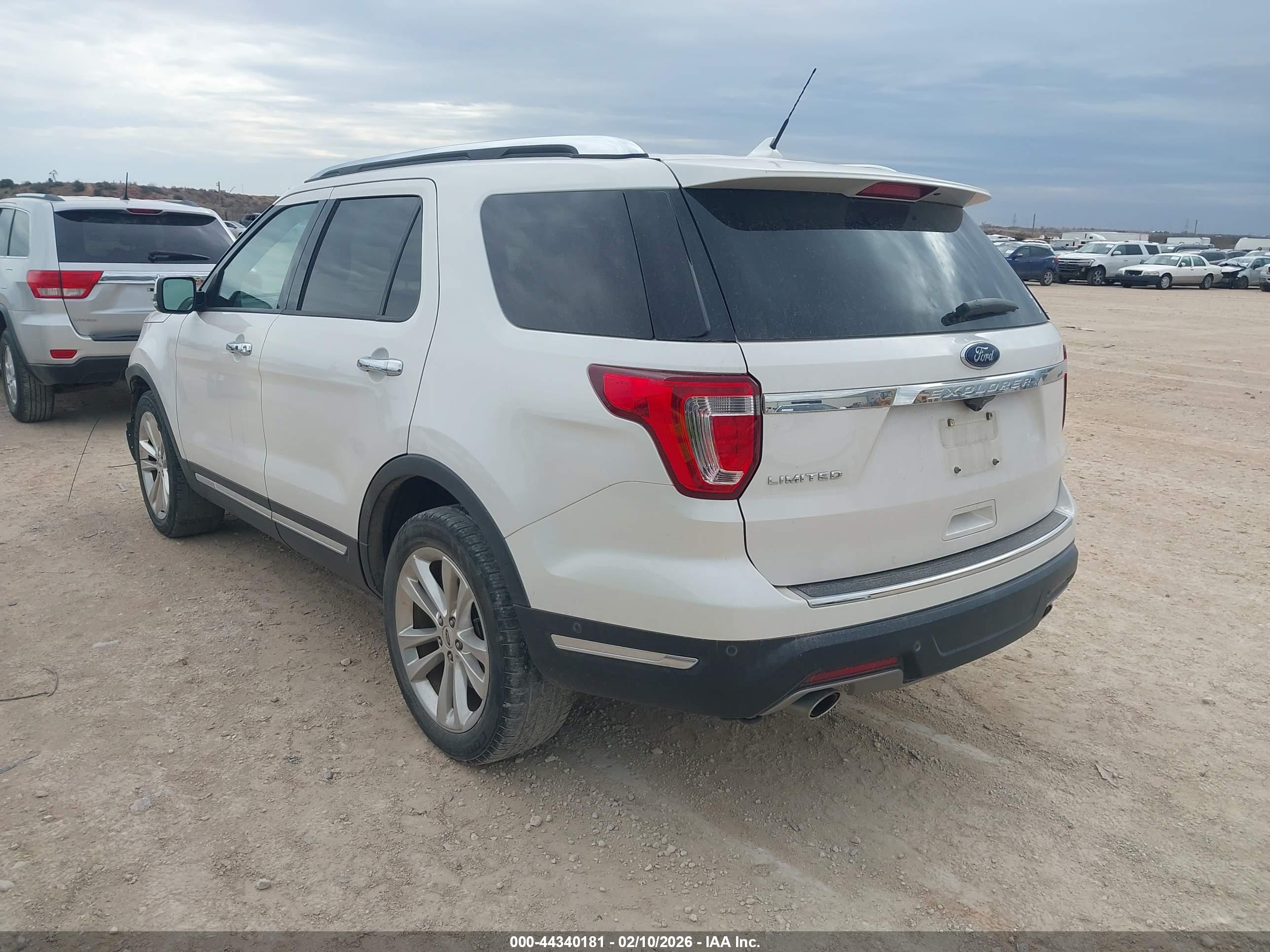 FORD EXPLORER image 3