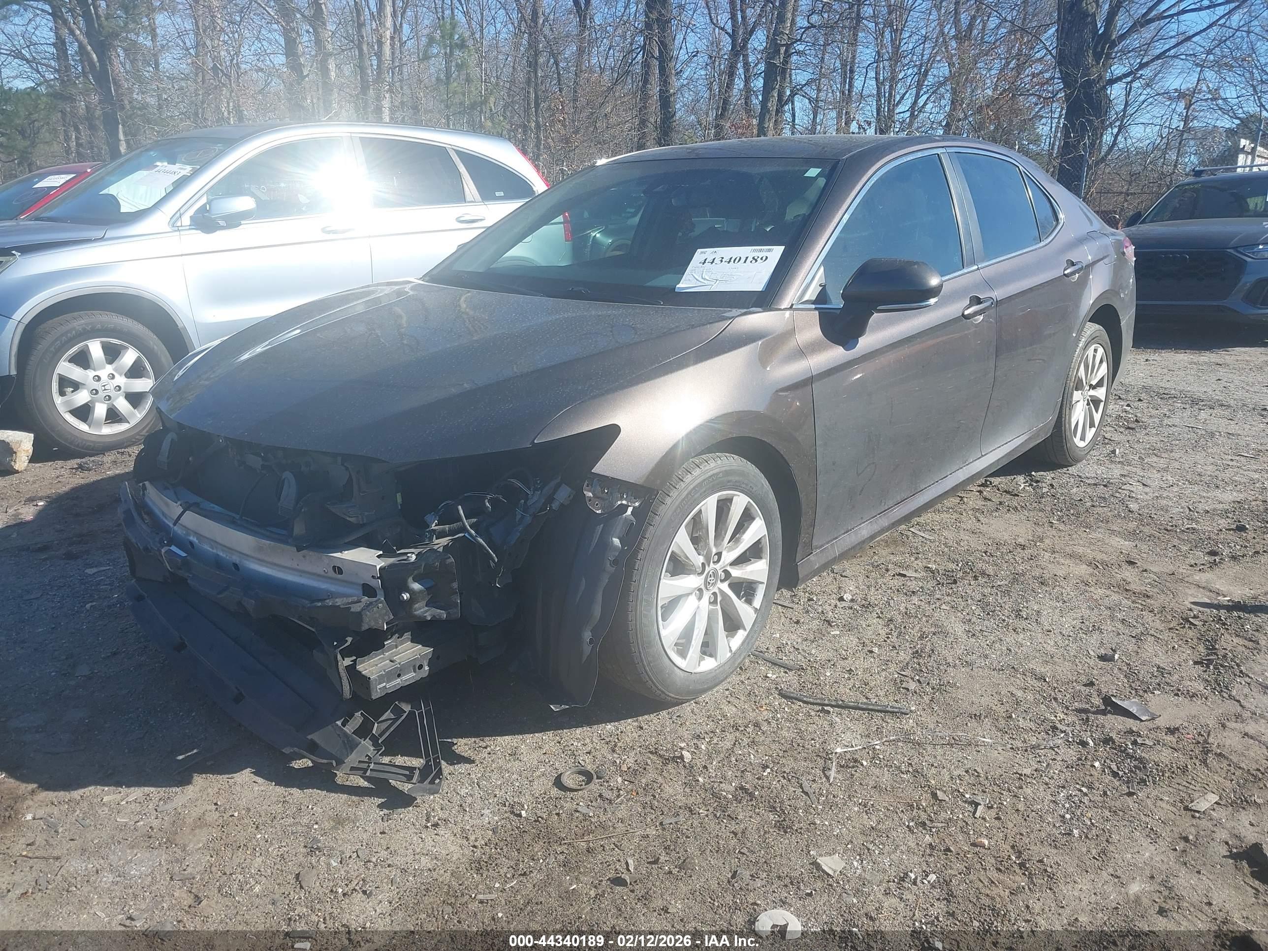 TOYOTA CAMRY image 2