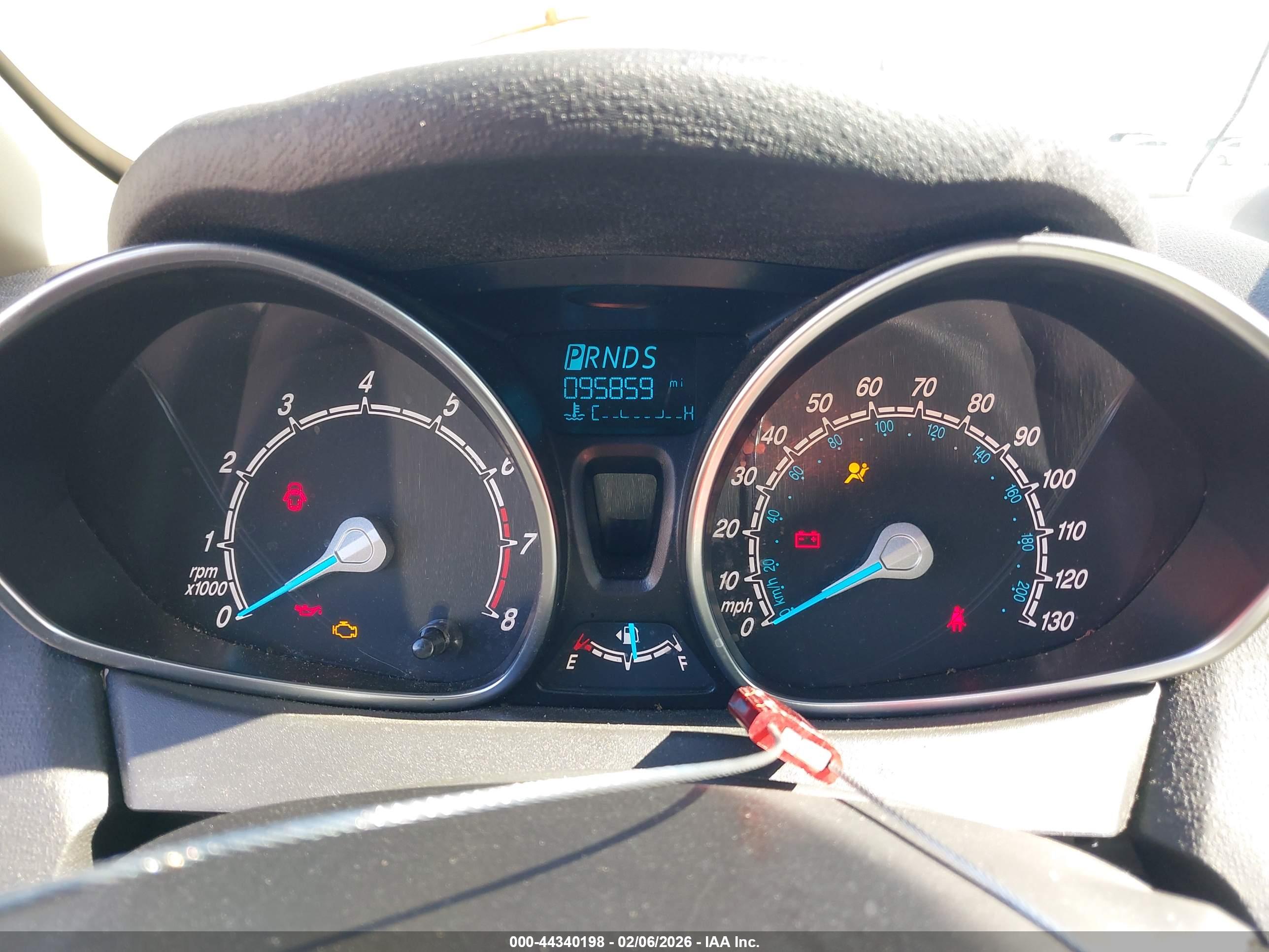 FORD FIESTA image 7