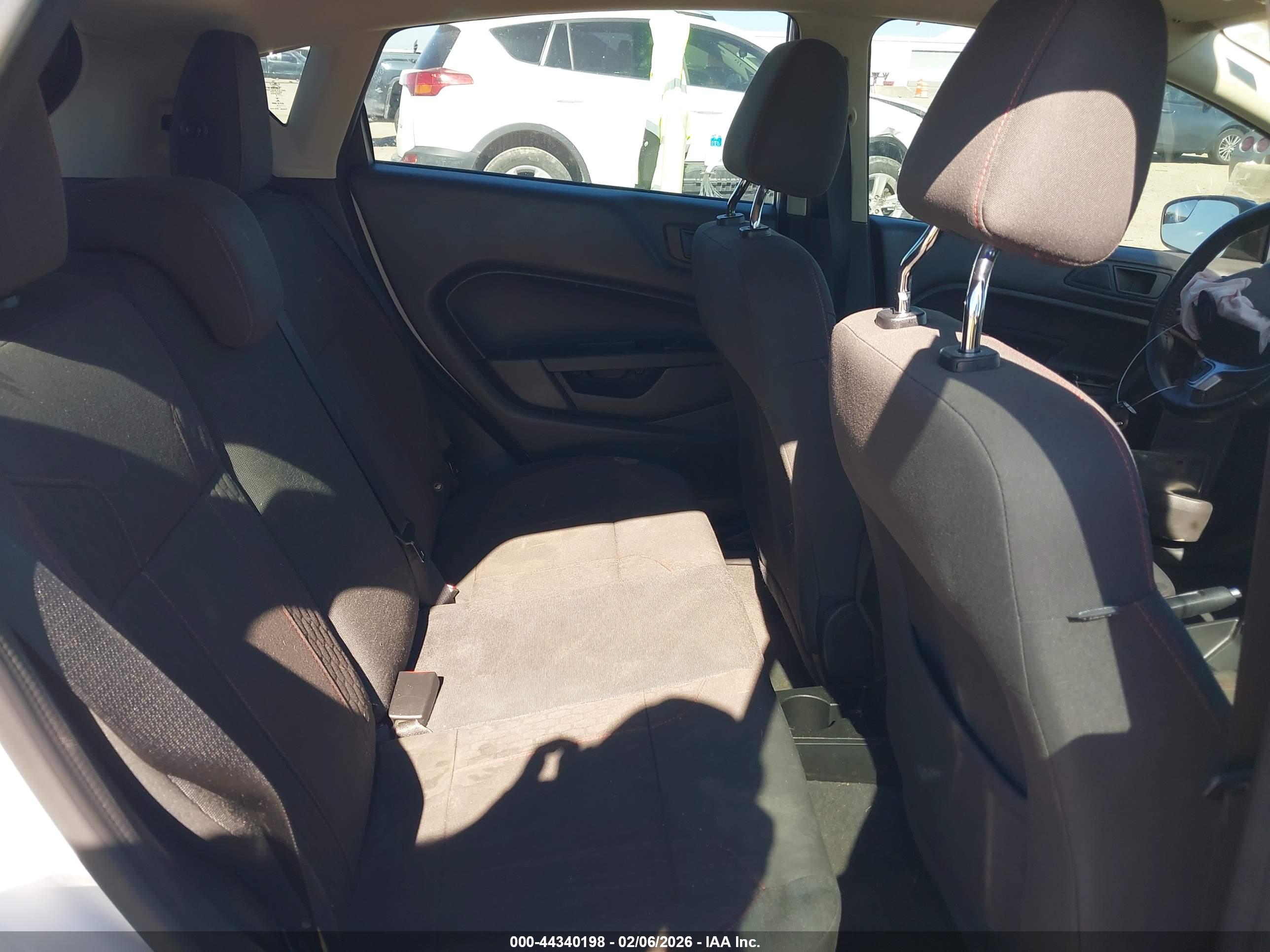 FORD FIESTA image 8