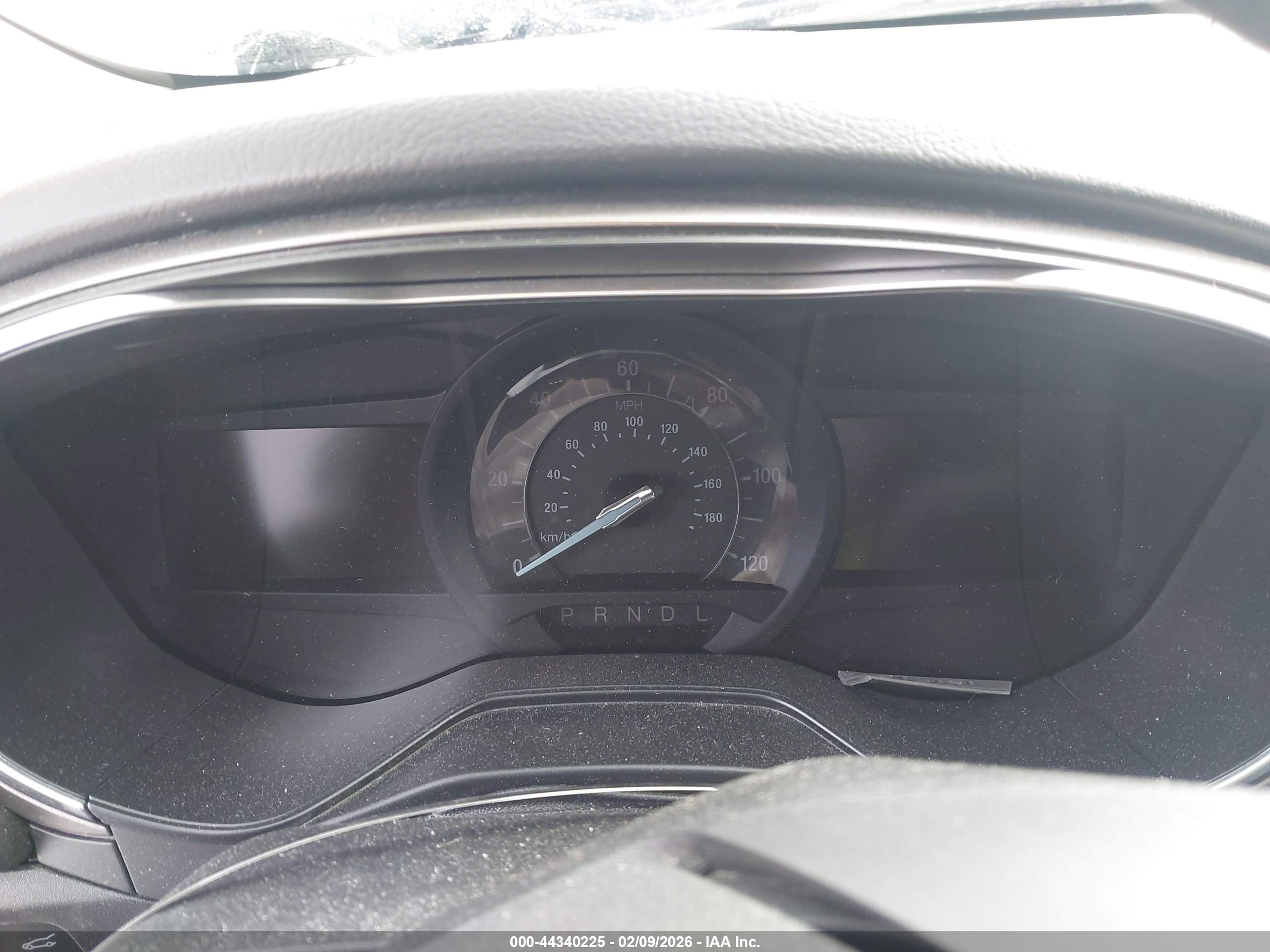 FORD FUSION image 7