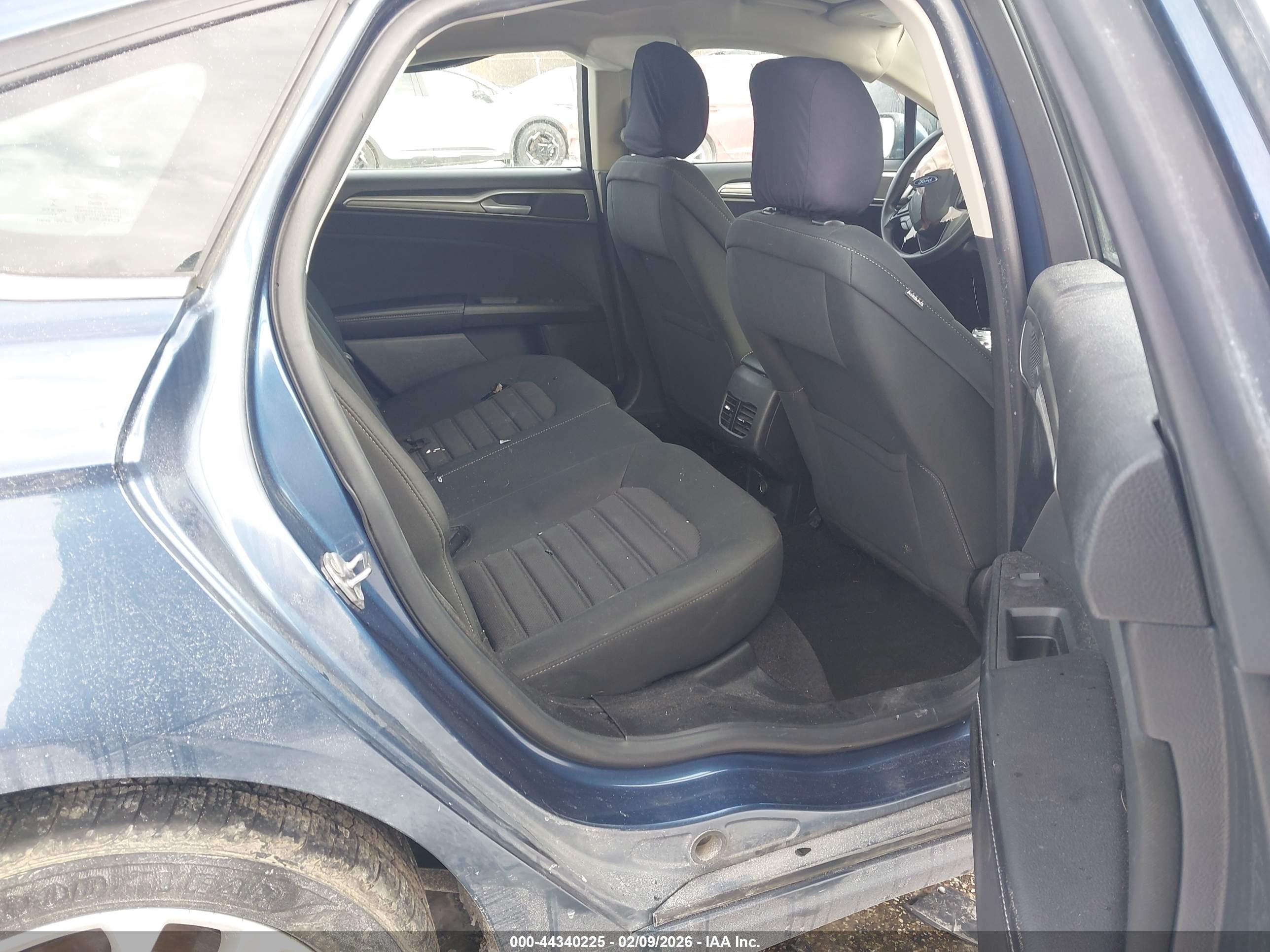 FORD FUSION image 8