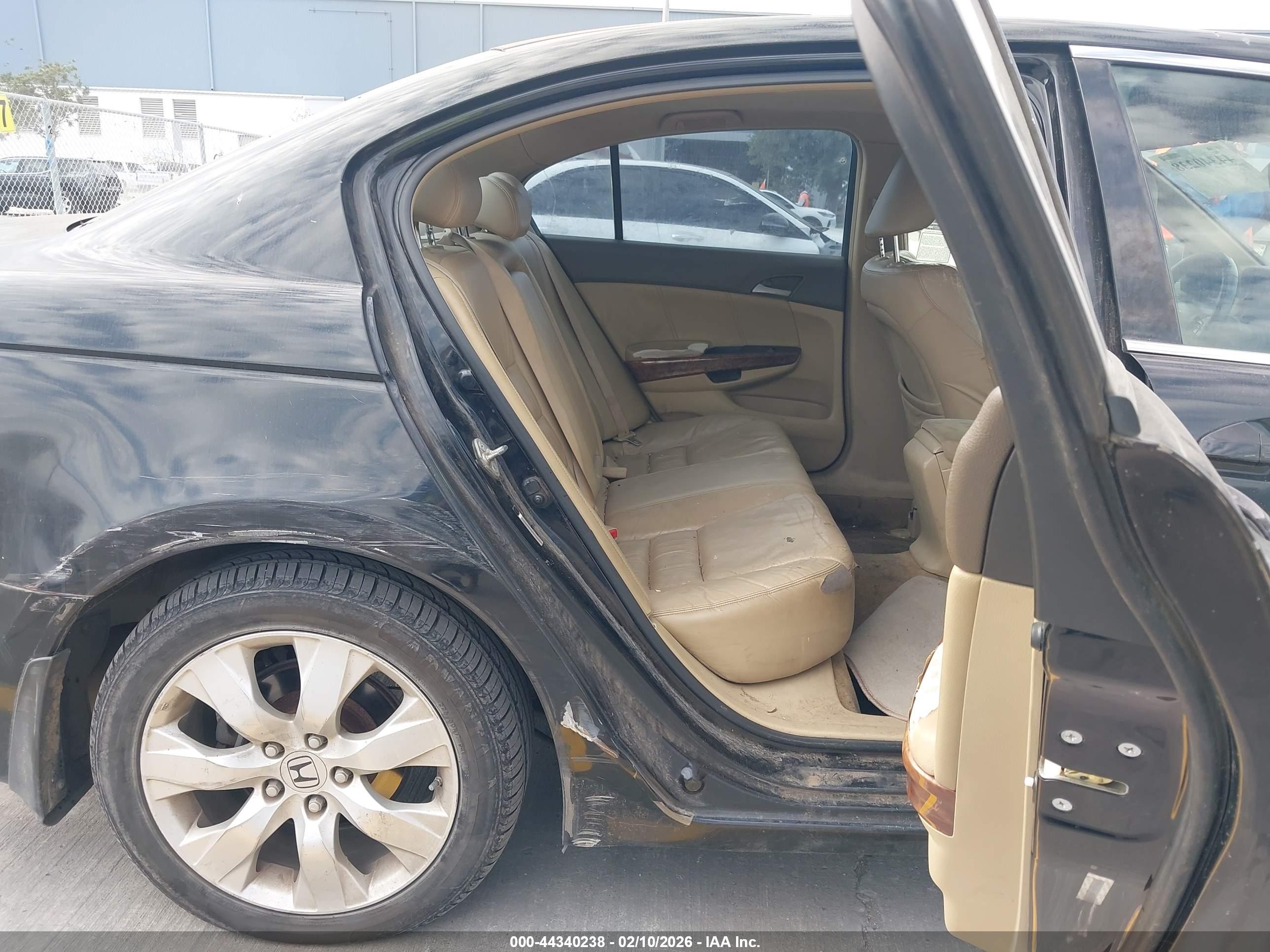 HONDA ACCORD image 8