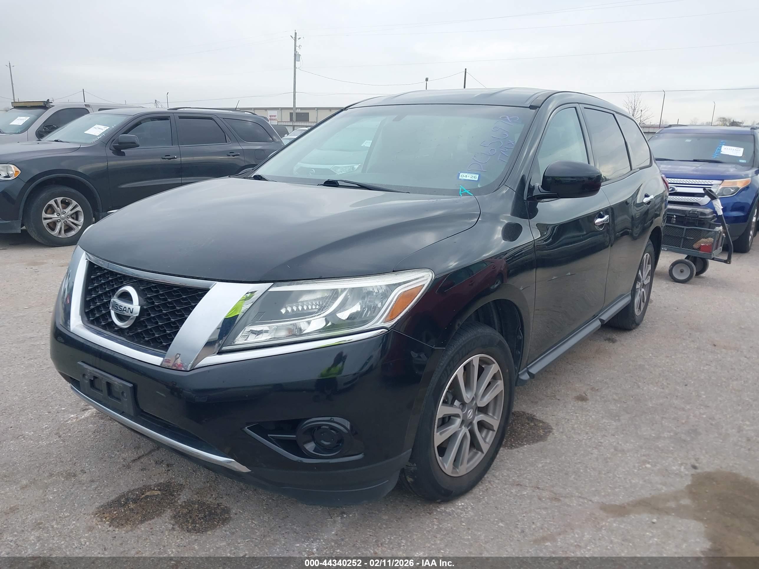 NISSAN PATHFINDER image 2