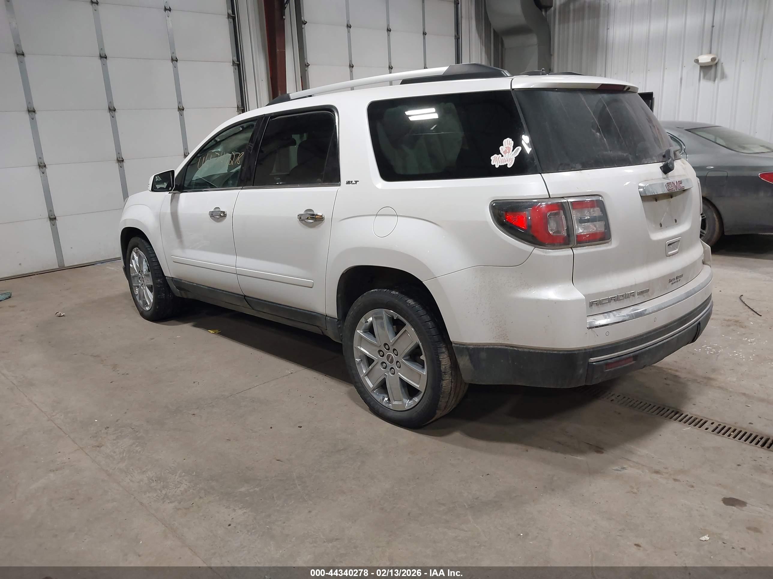 GMC ACADIA image 3