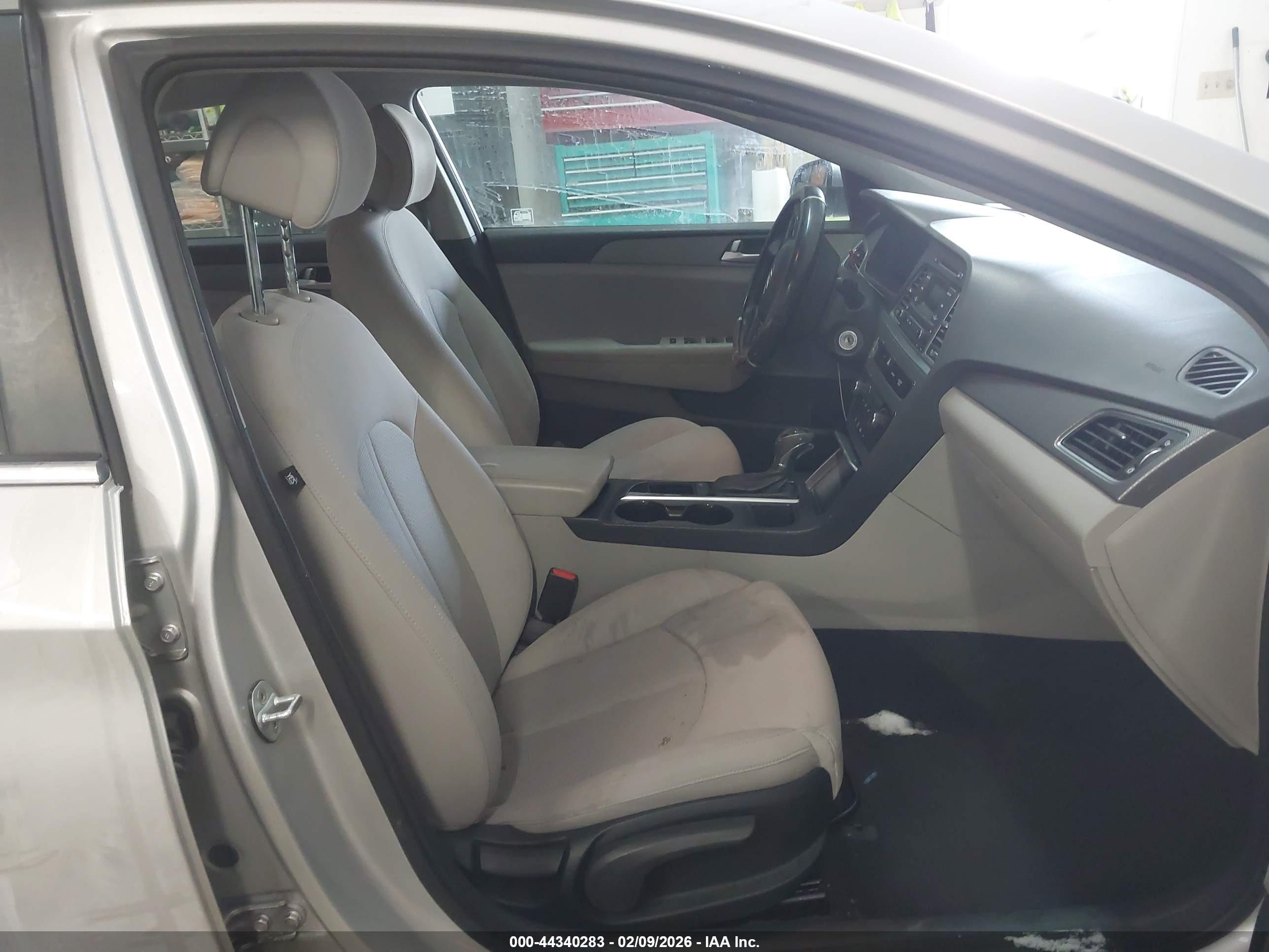 HYUNDAI SONATA image 5