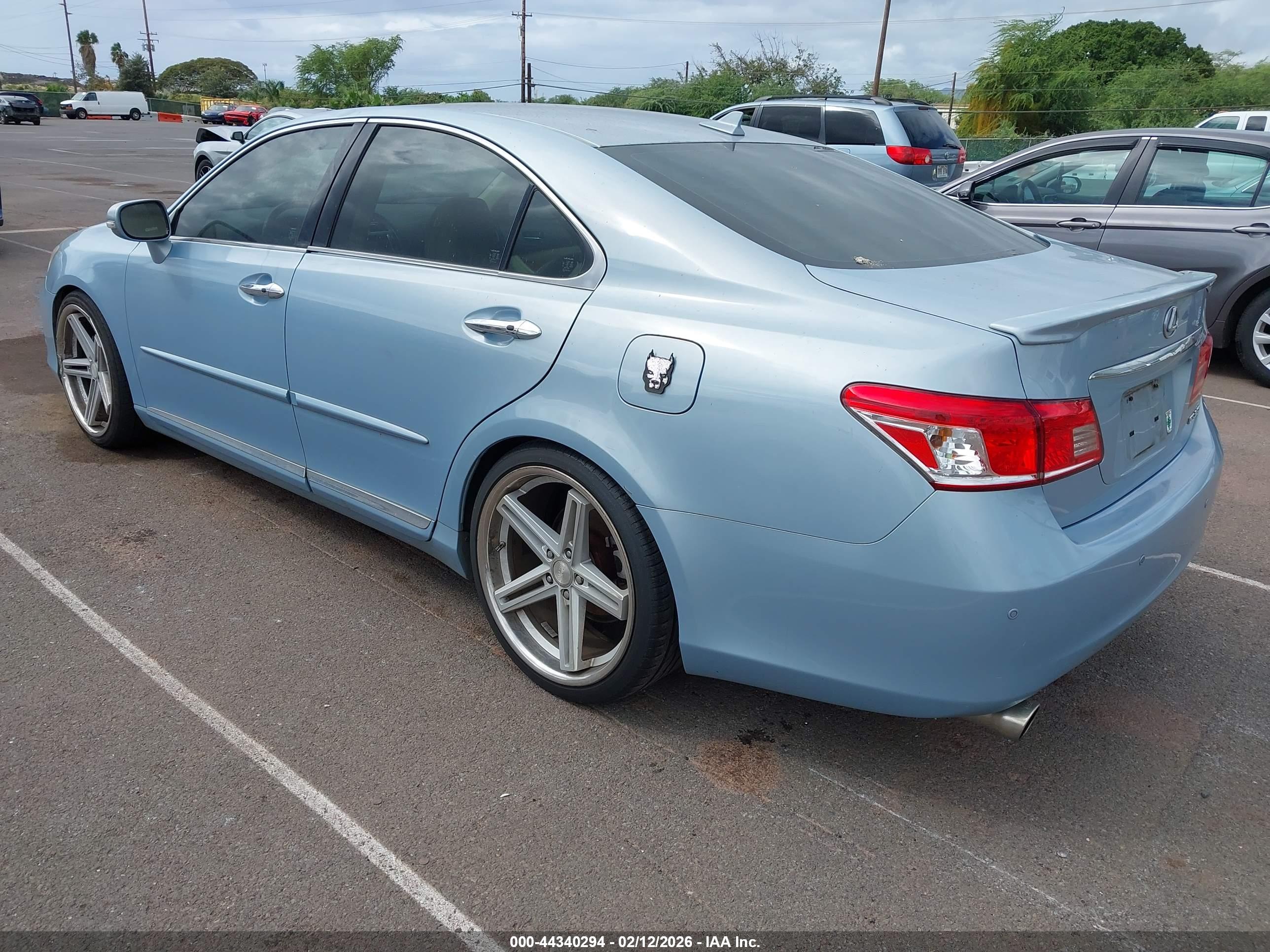 LEXUS ES image 3