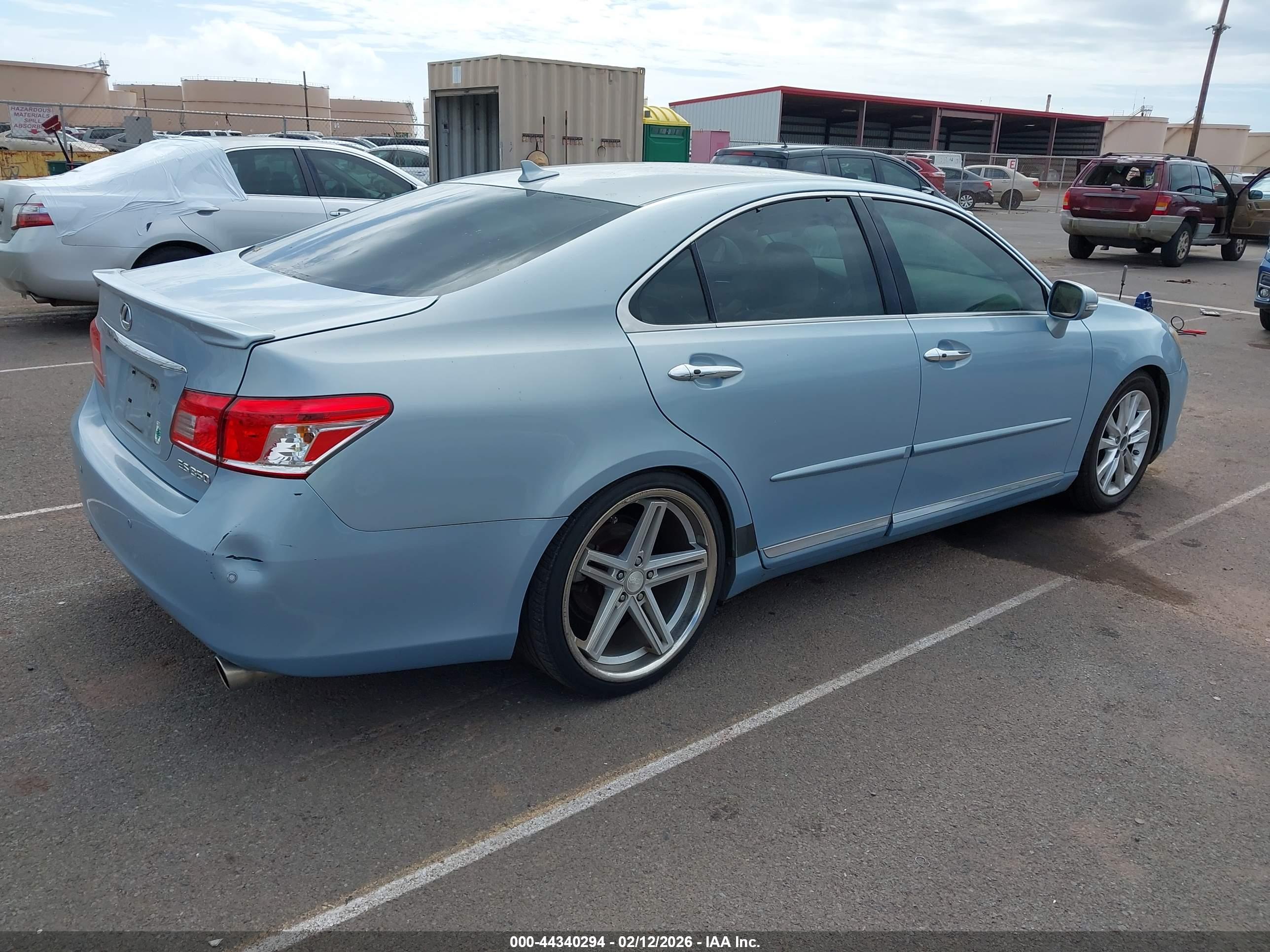 LEXUS ES image 4
