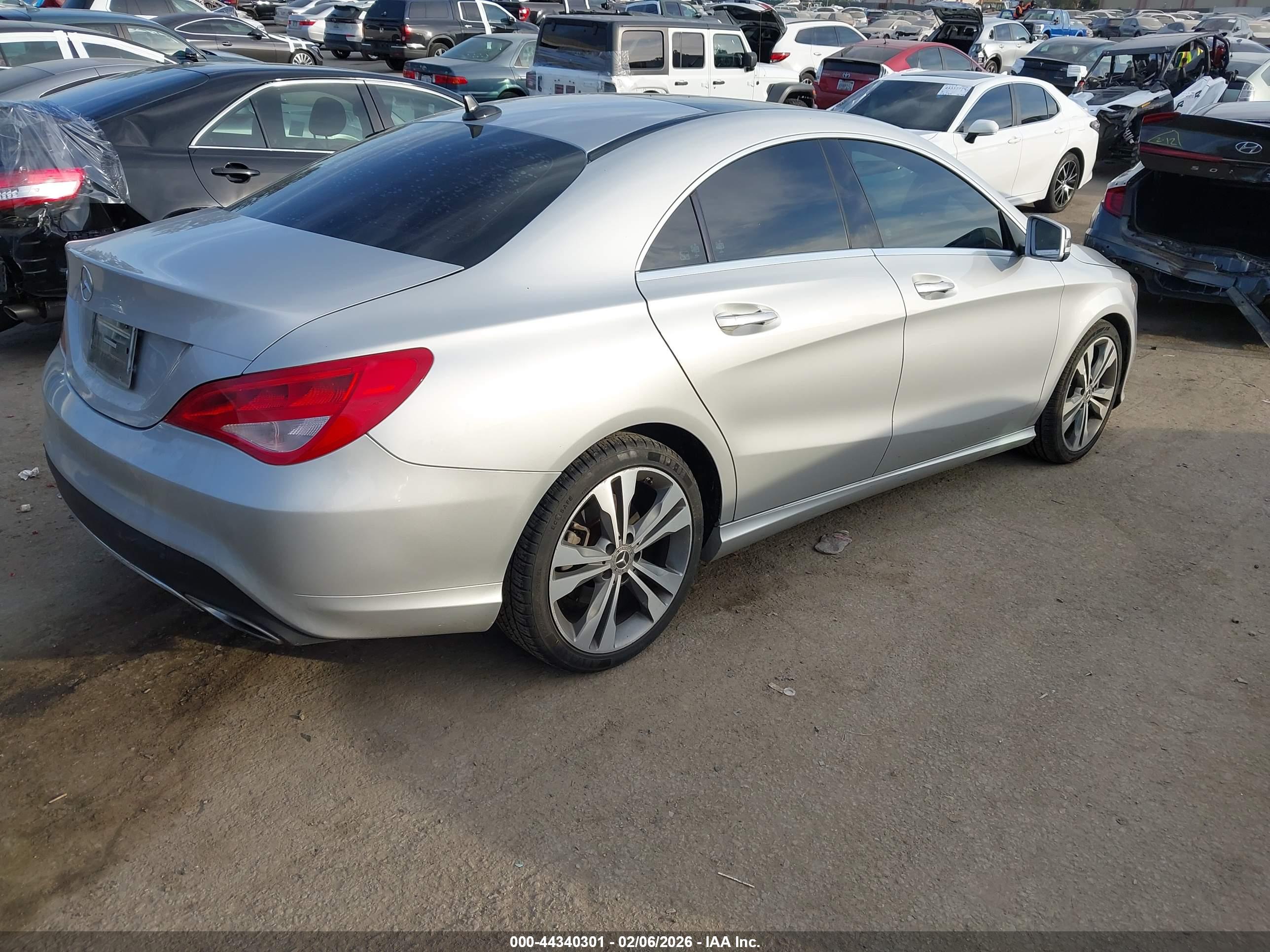 MERCEDES-BENZ CLA image 4