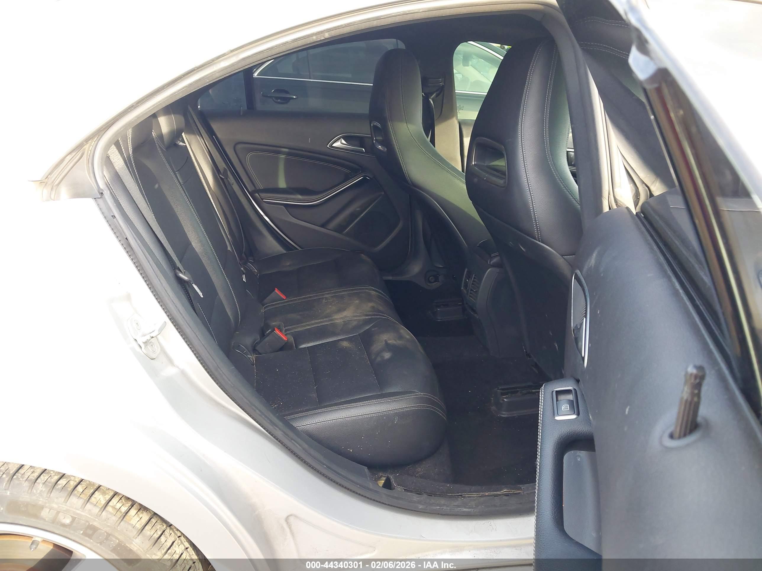 MERCEDES-BENZ CLA image 8