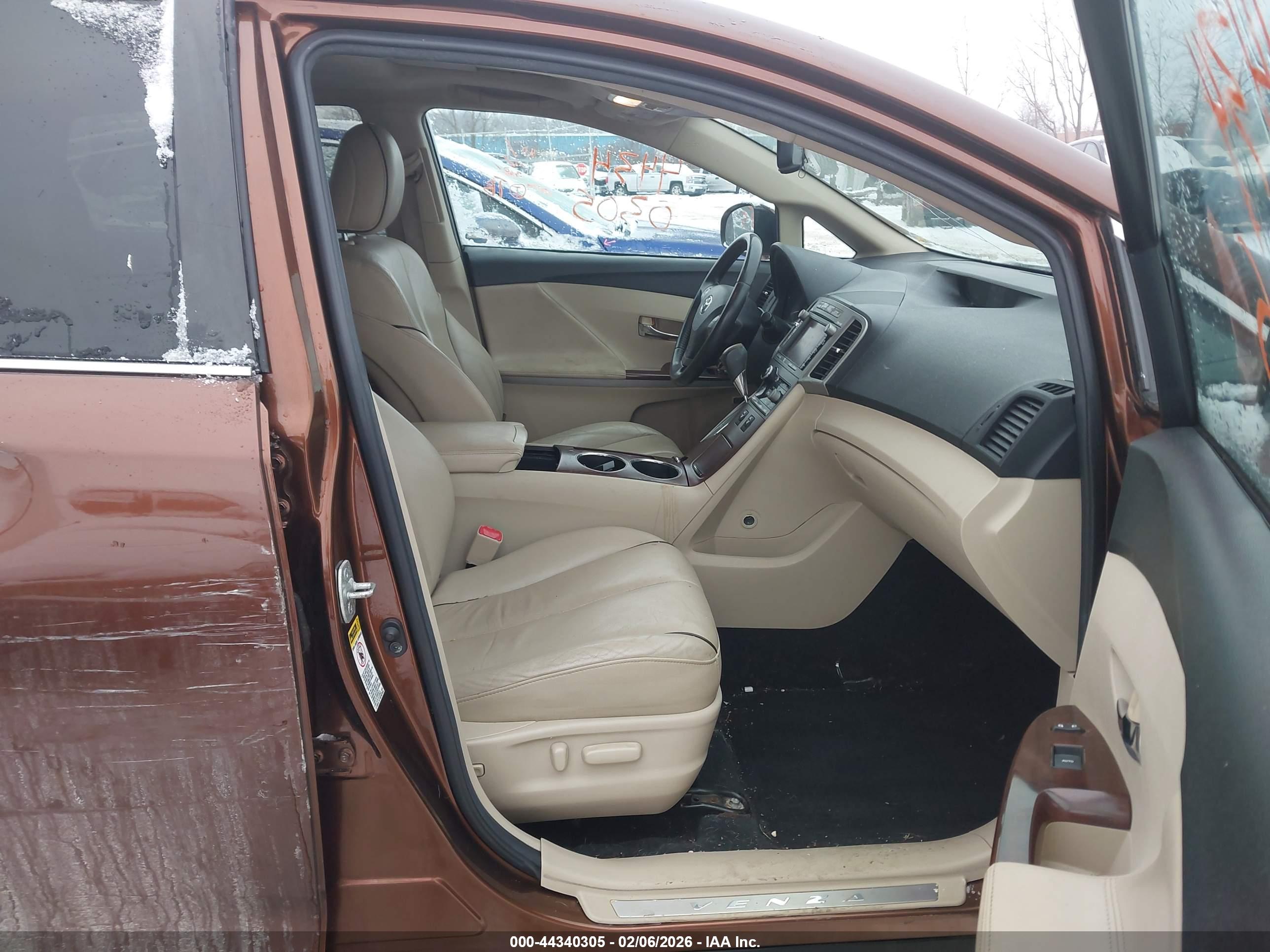 TOYOTA VENZA image 5