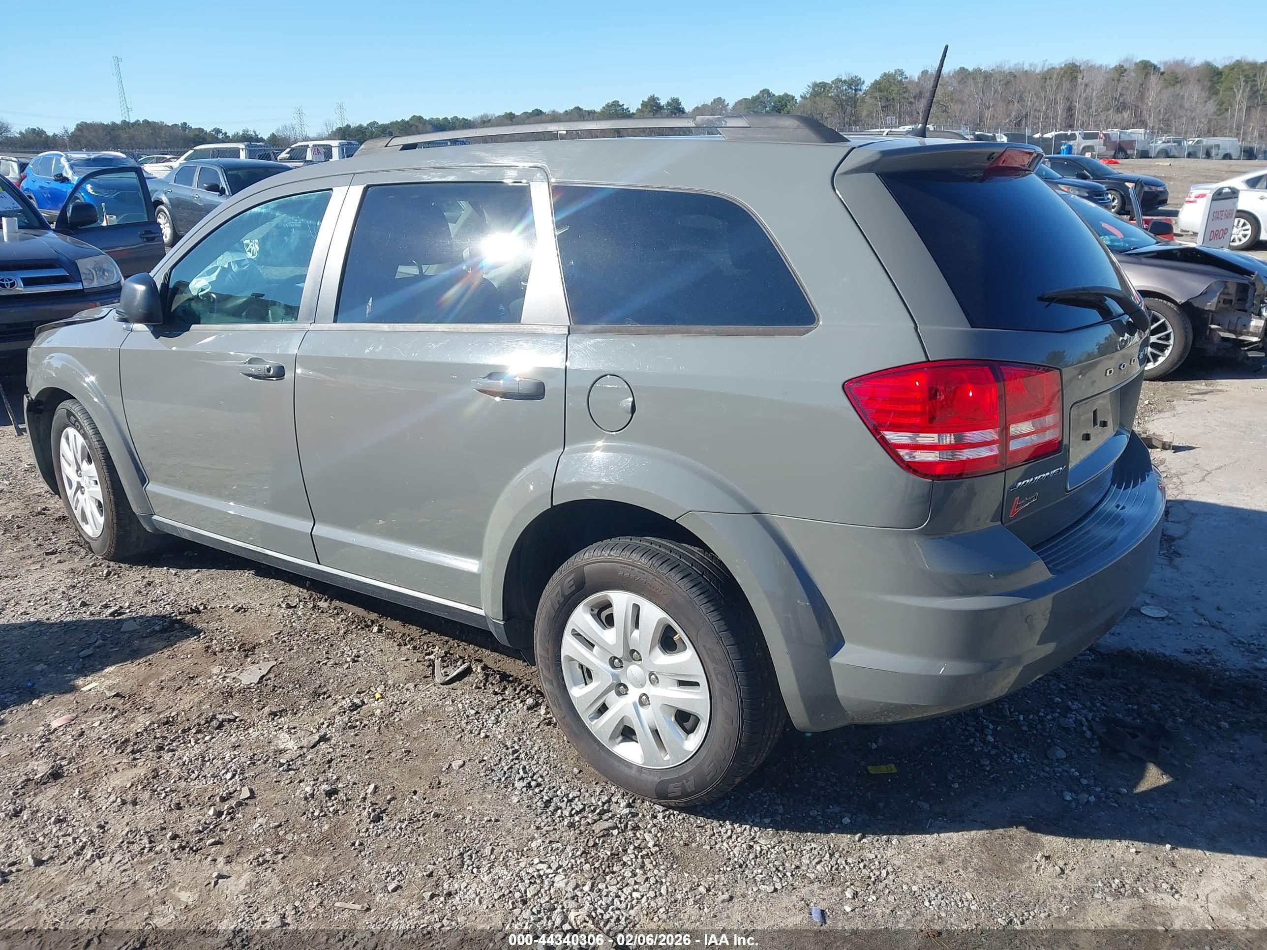 DODGE JOURNEY image 3