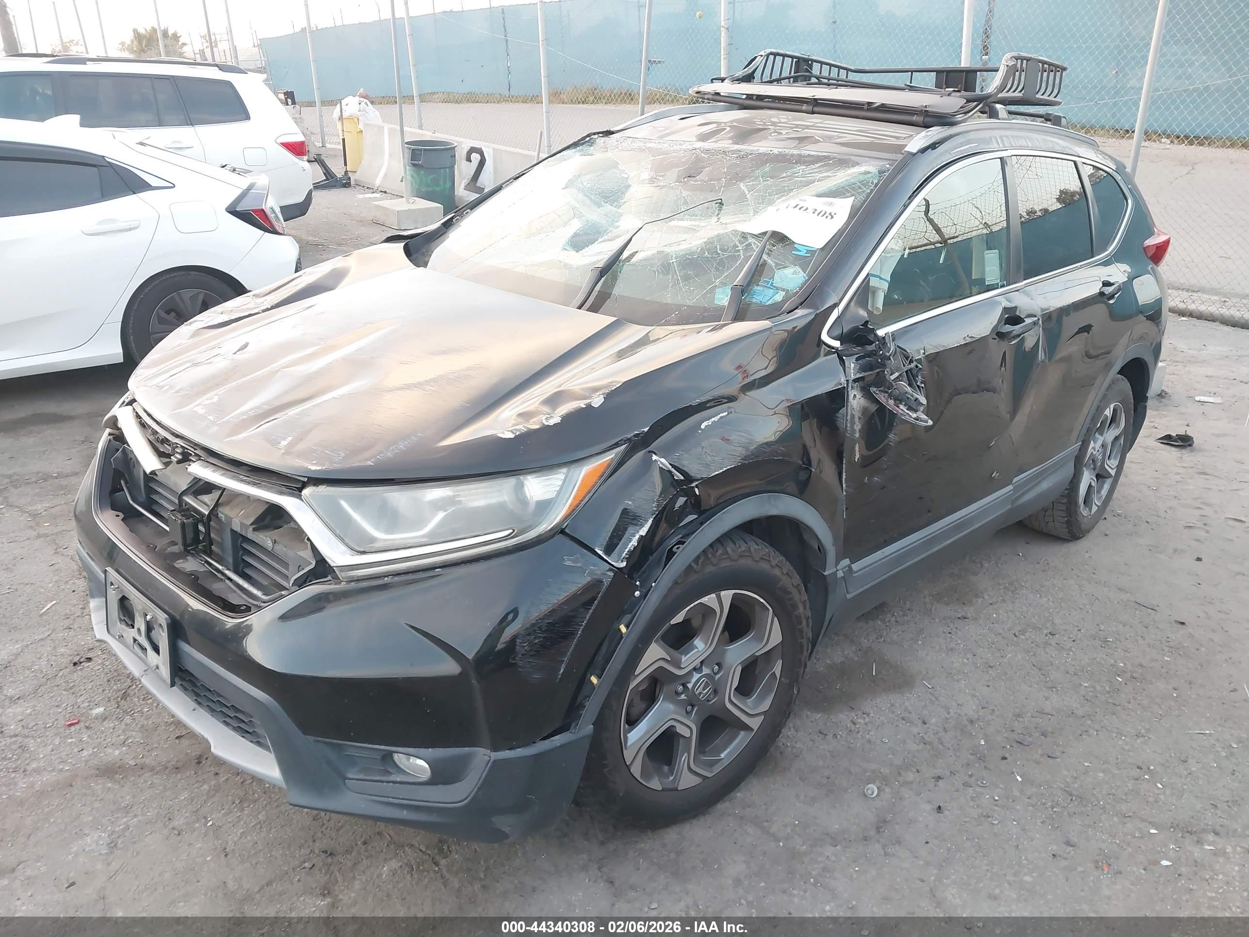 HONDA CR-V image 2
