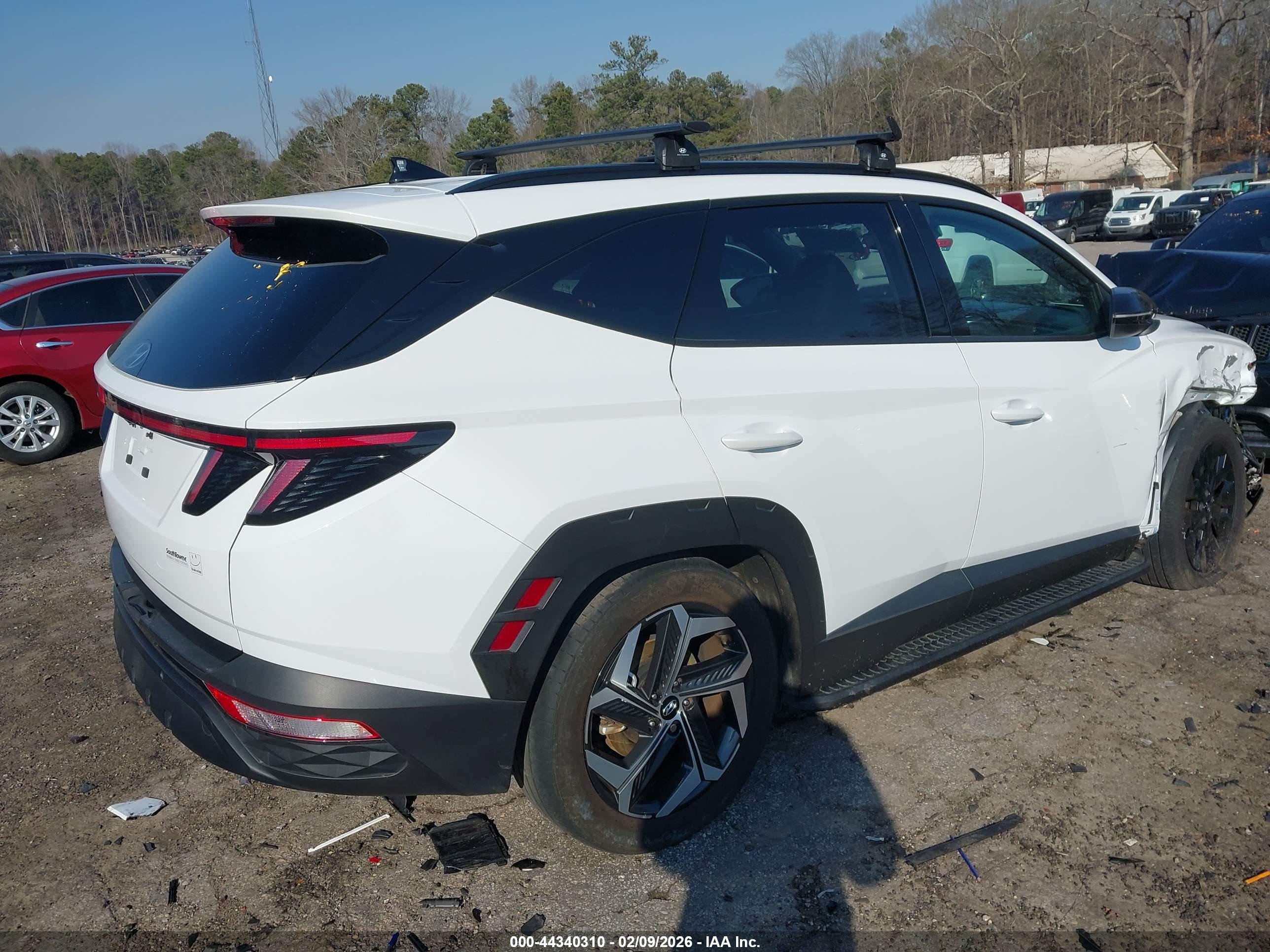 HYUNDAI TUCSON image 4