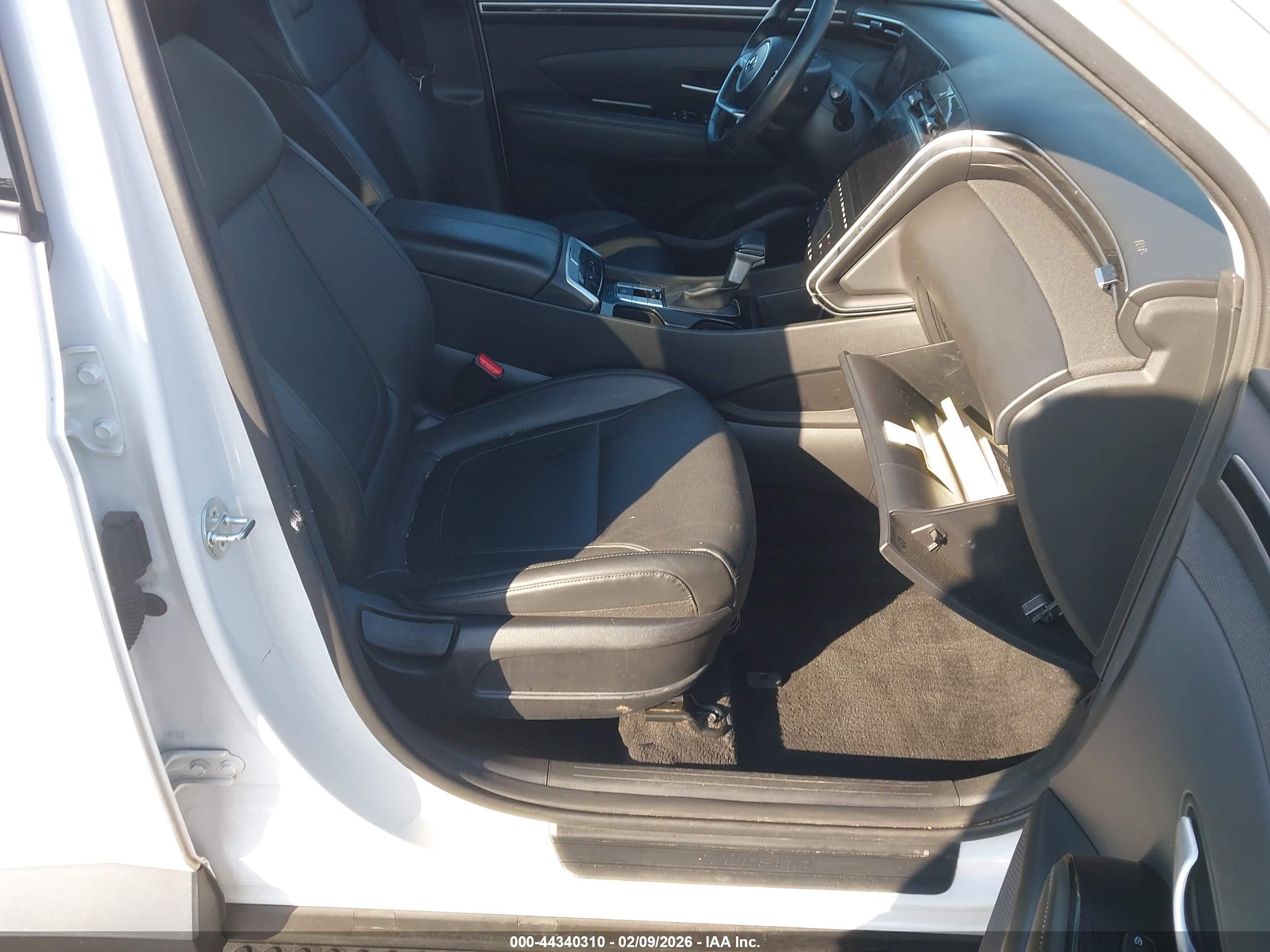 HYUNDAI TUCSON image 5