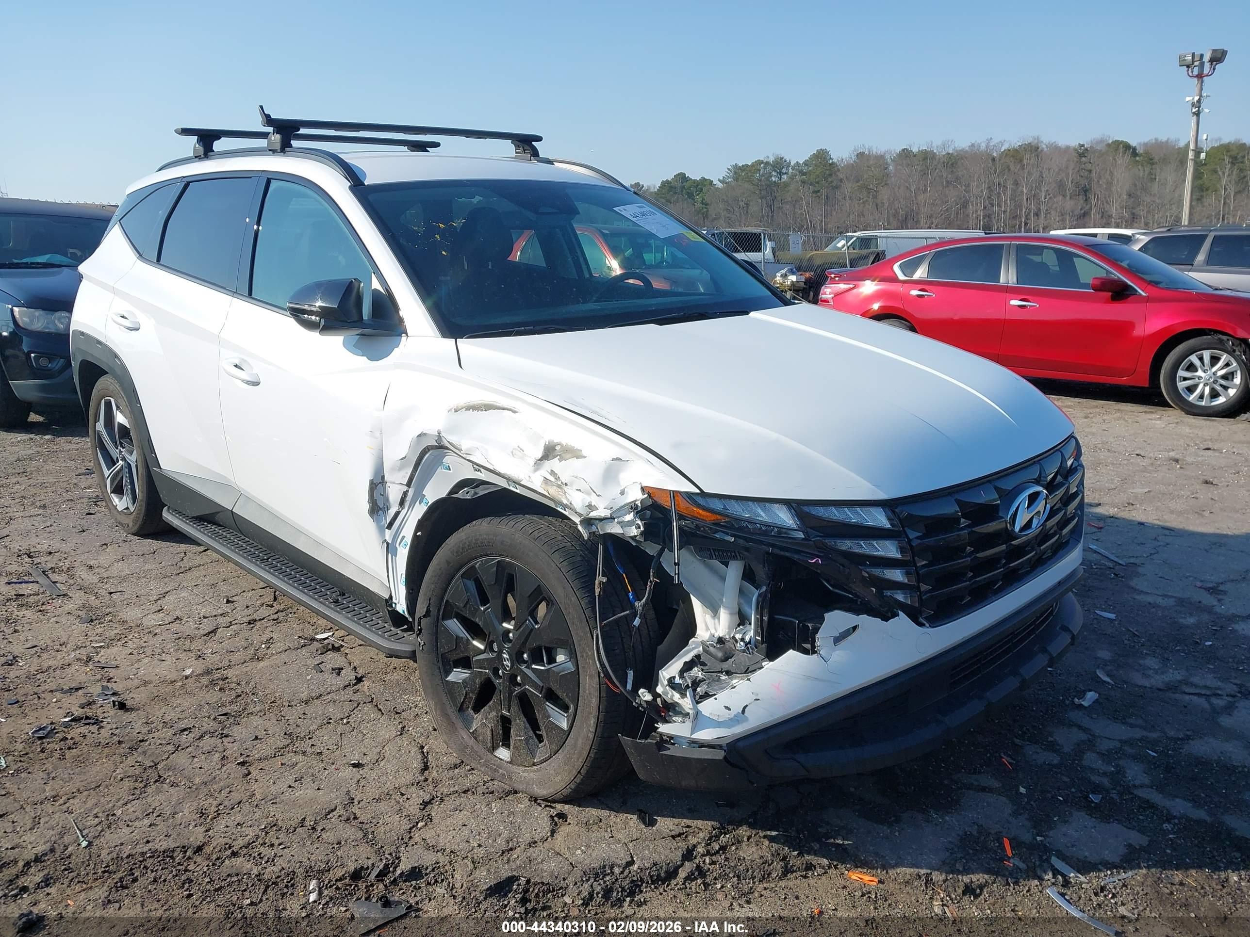 HYUNDAI TUCSON image 6