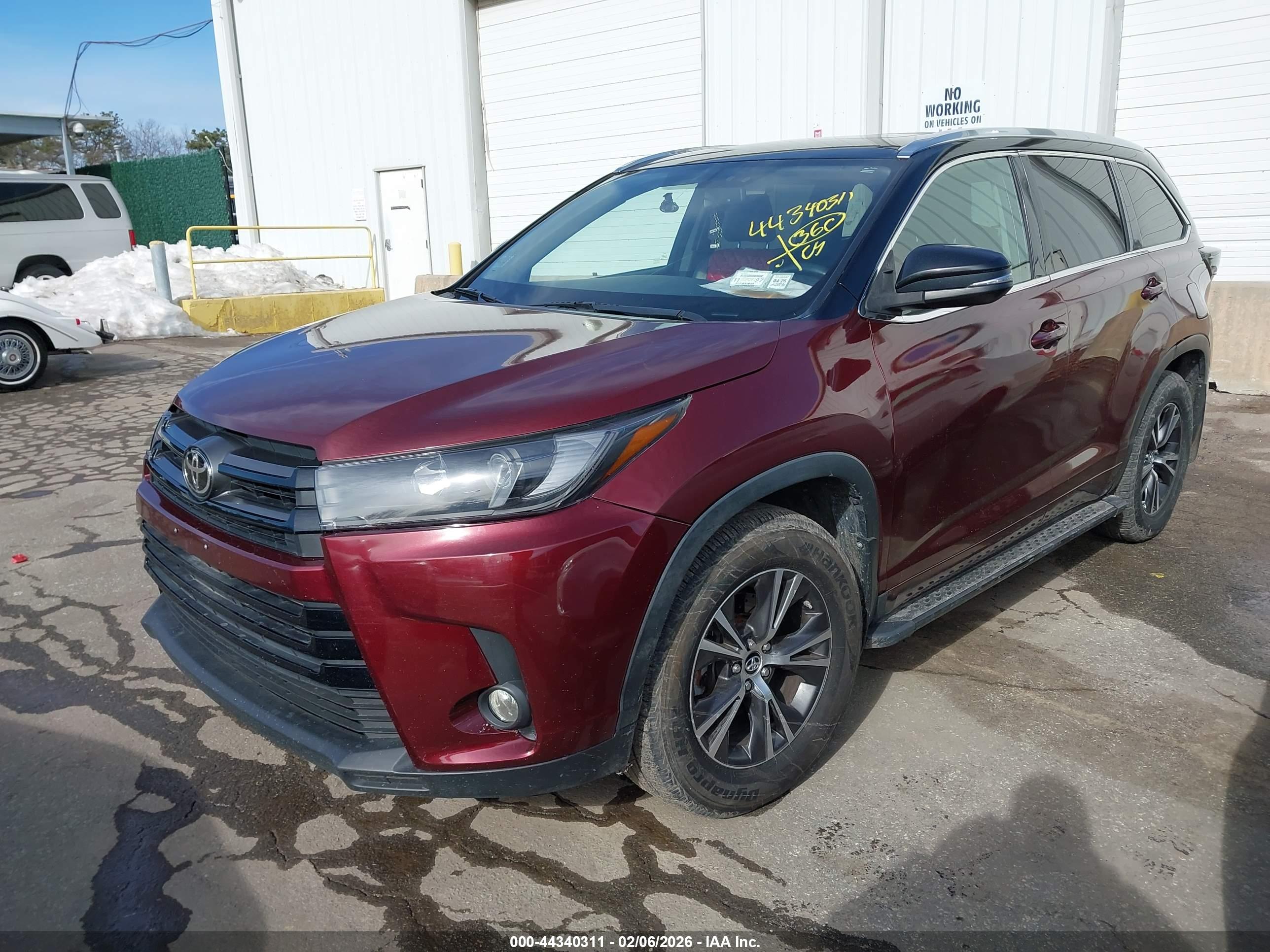 TOYOTA HIGHLANDER image 2