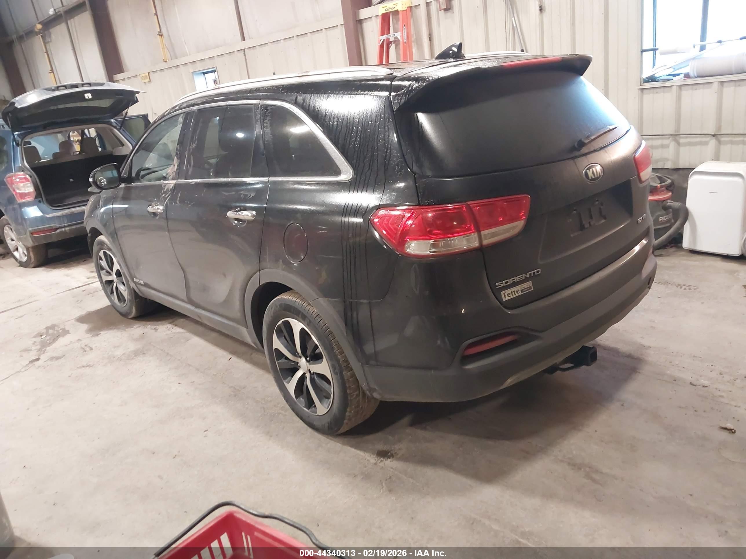 KIA SORENTO image 3