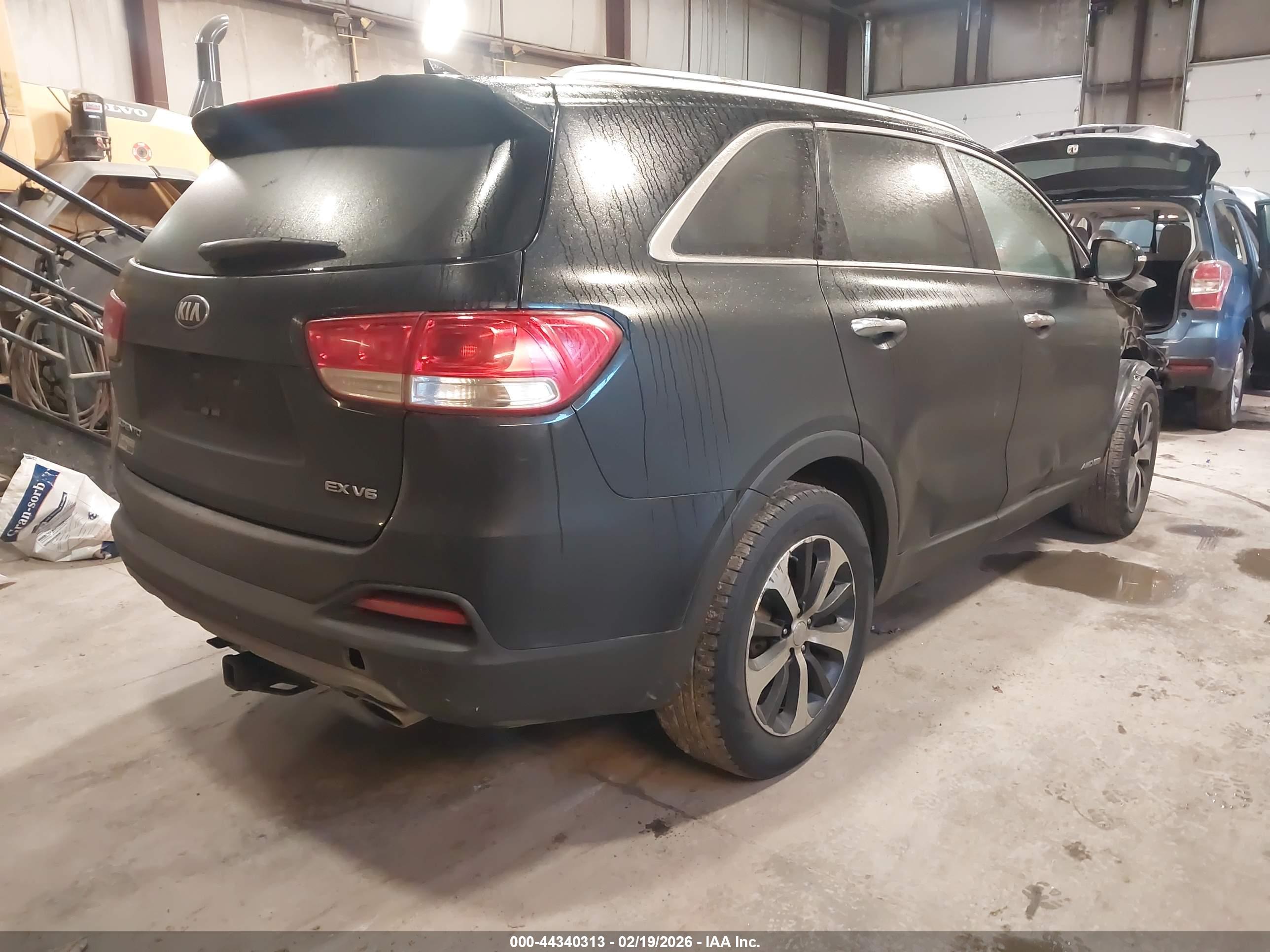 KIA SORENTO image 4