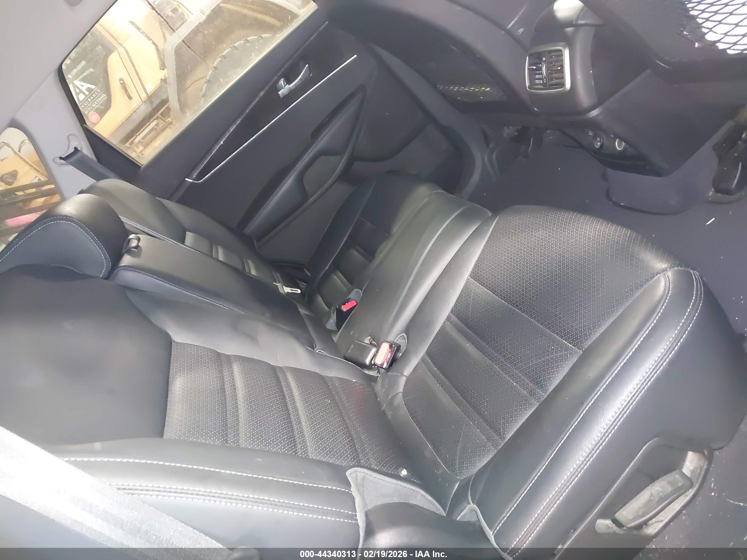 KIA SORENTO image 8